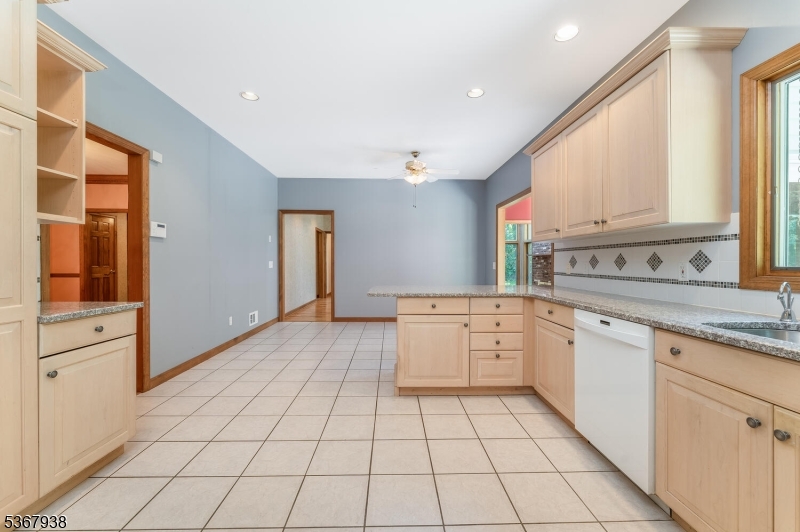 Raritan Twp., New Jersey, 08822, United States, 4 Bedrooms Bedrooms, ,3 BathroomsBathrooms,Residential,For Sale,1988299