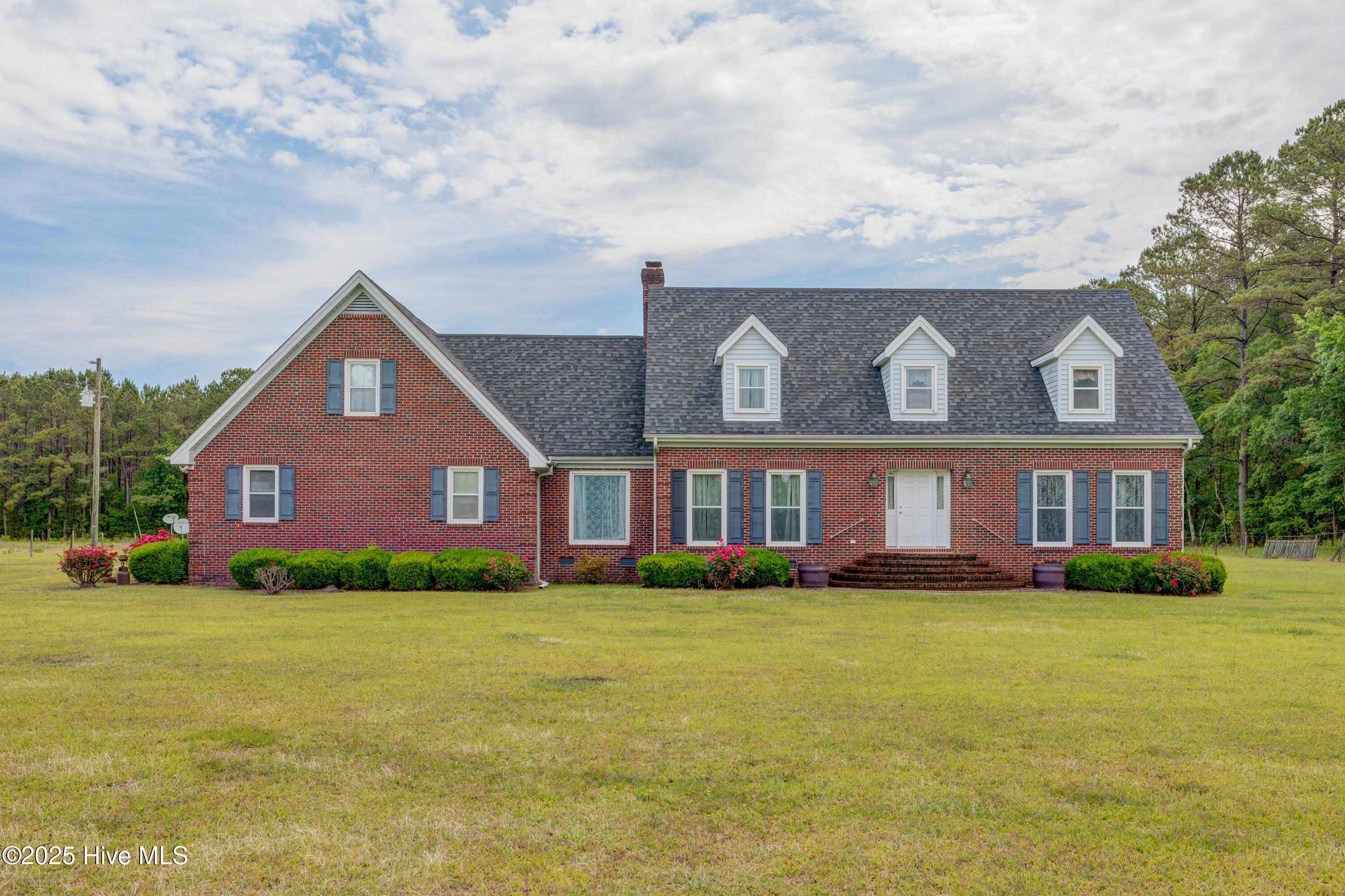 Burgaw, North Carolina, 28425, United States, 4 Bedrooms Bedrooms, ,4 BathroomsBathrooms,Residential,For Sale,1818380