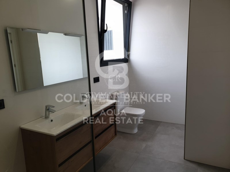 Alicante, Calpe / Calp, Calpe Pueblo Alicante, Cal, Calpe / Calp, Comunidad Valenciana, 03710, ES, 5 Bedrooms Bedrooms, ,5 BathroomsBathrooms,Residential,For Sale,Alicante, Calpe / Calp, Calpe Pueblo Alicante, Cal,1621624