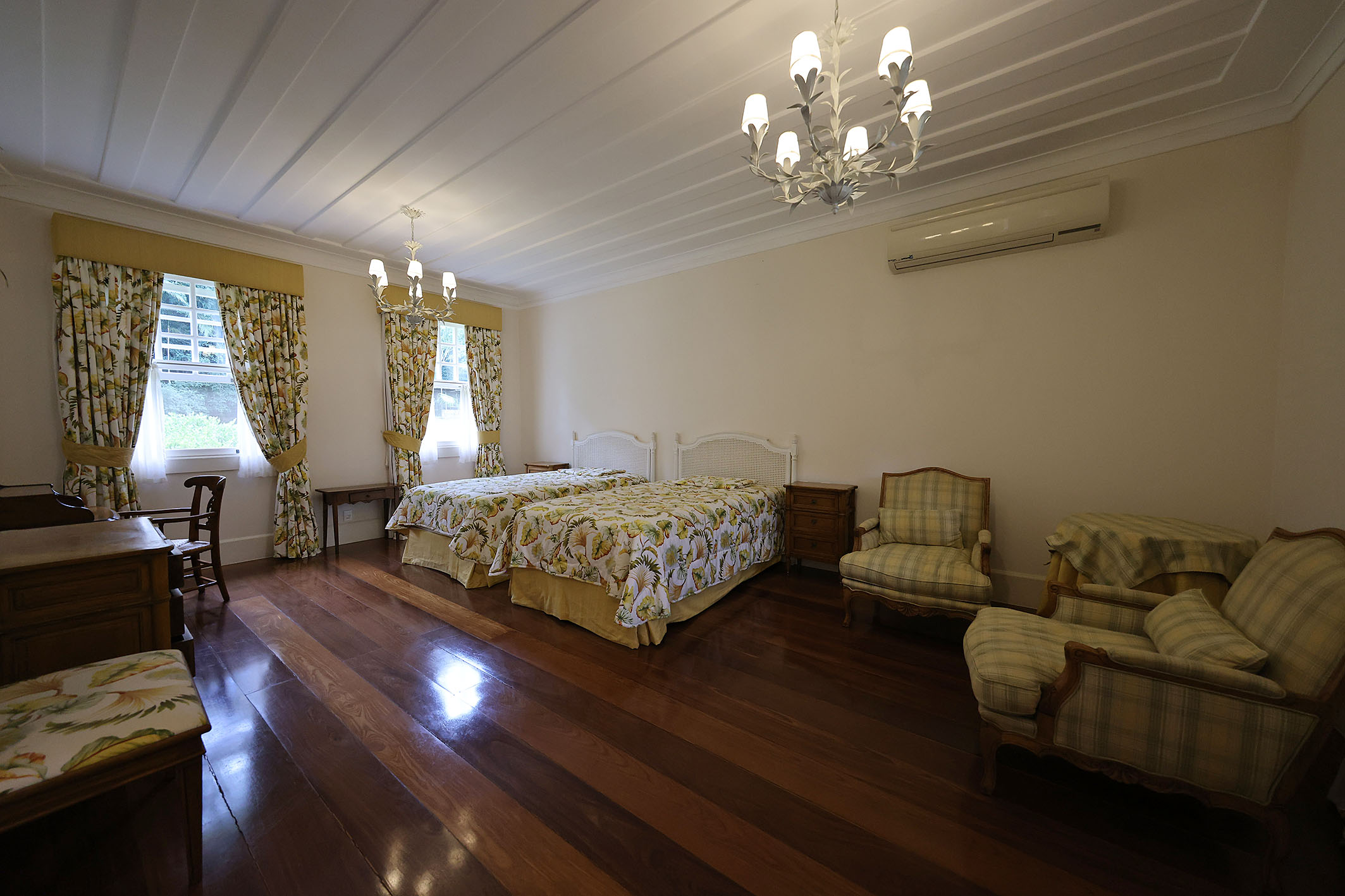  Renovated Farm with an Impressive Main Residence and Complete Infrastructure - 物件實景