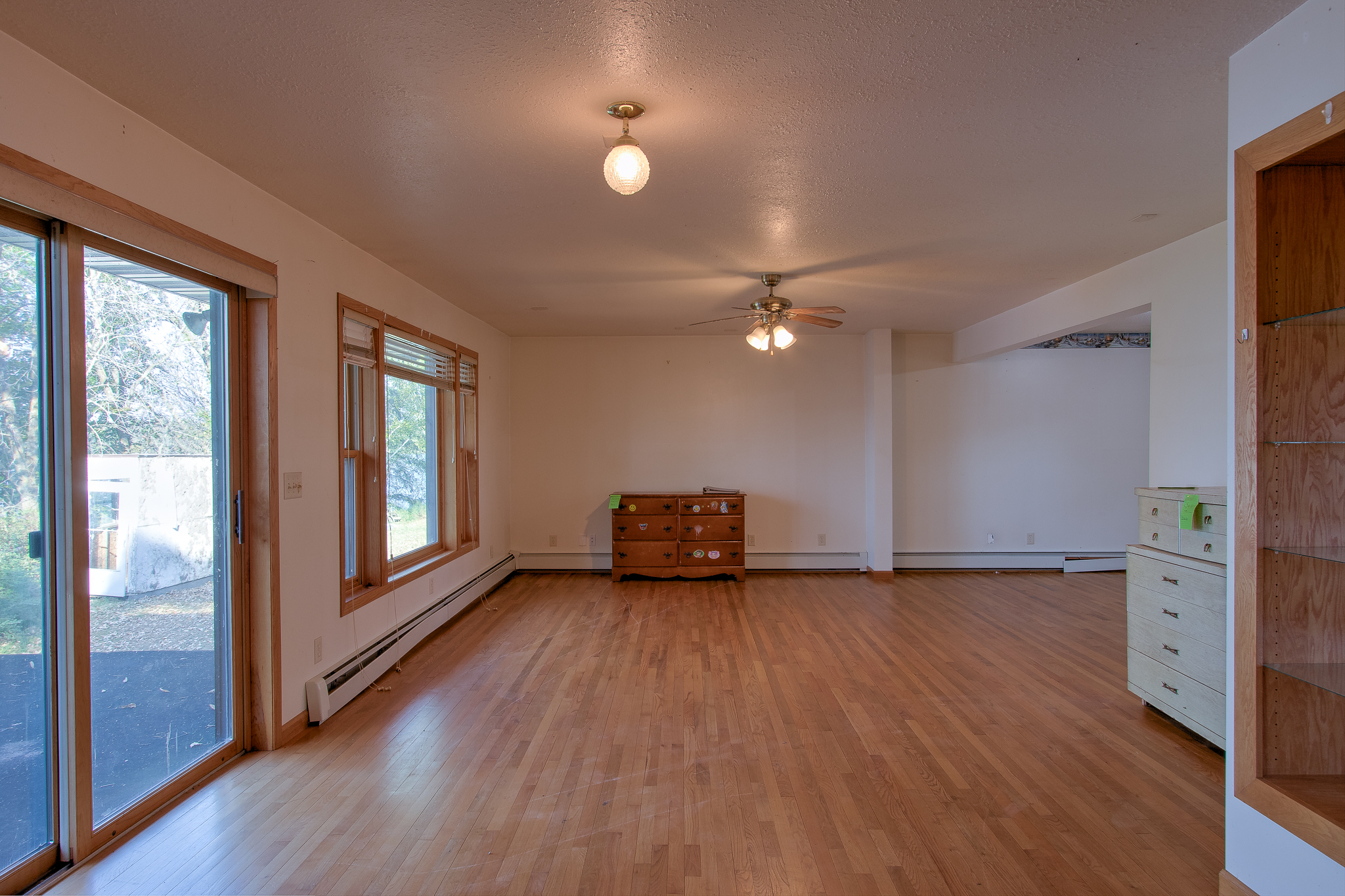 Mora, Minnesota, 55051, United States, 3 Bedrooms Bedrooms, ,3 BathroomsBathrooms,Residential,For Sale,1981190