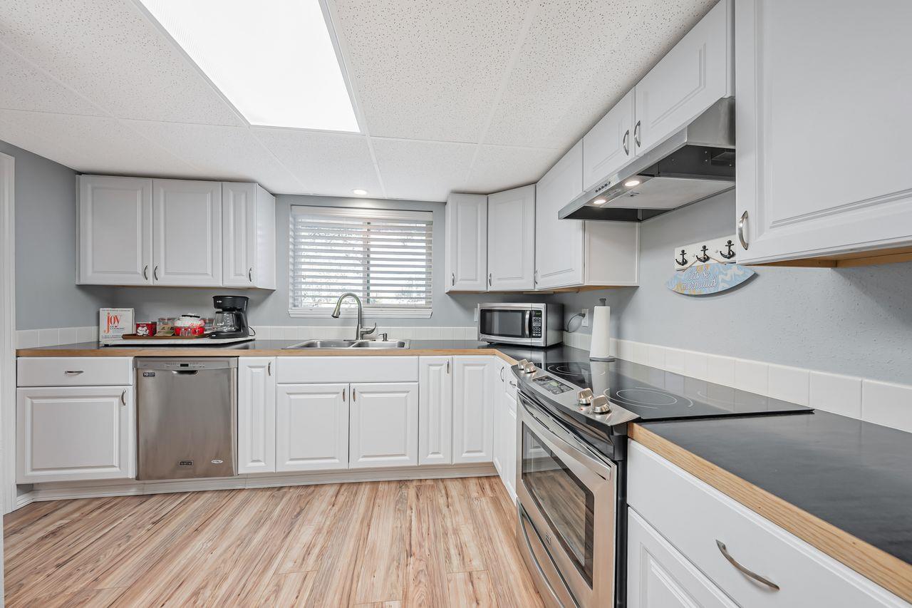 Clearlake Park, California, 95424, United States, 3 Bedrooms Bedrooms, ,2 BathroomsBathrooms,Residential,For Sale,1938587