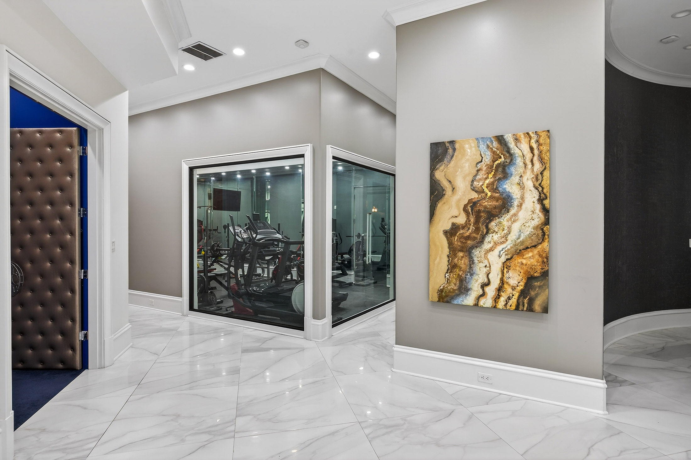  Exceptional Gated Estate with Resort-caliber Grounds - 物件實景