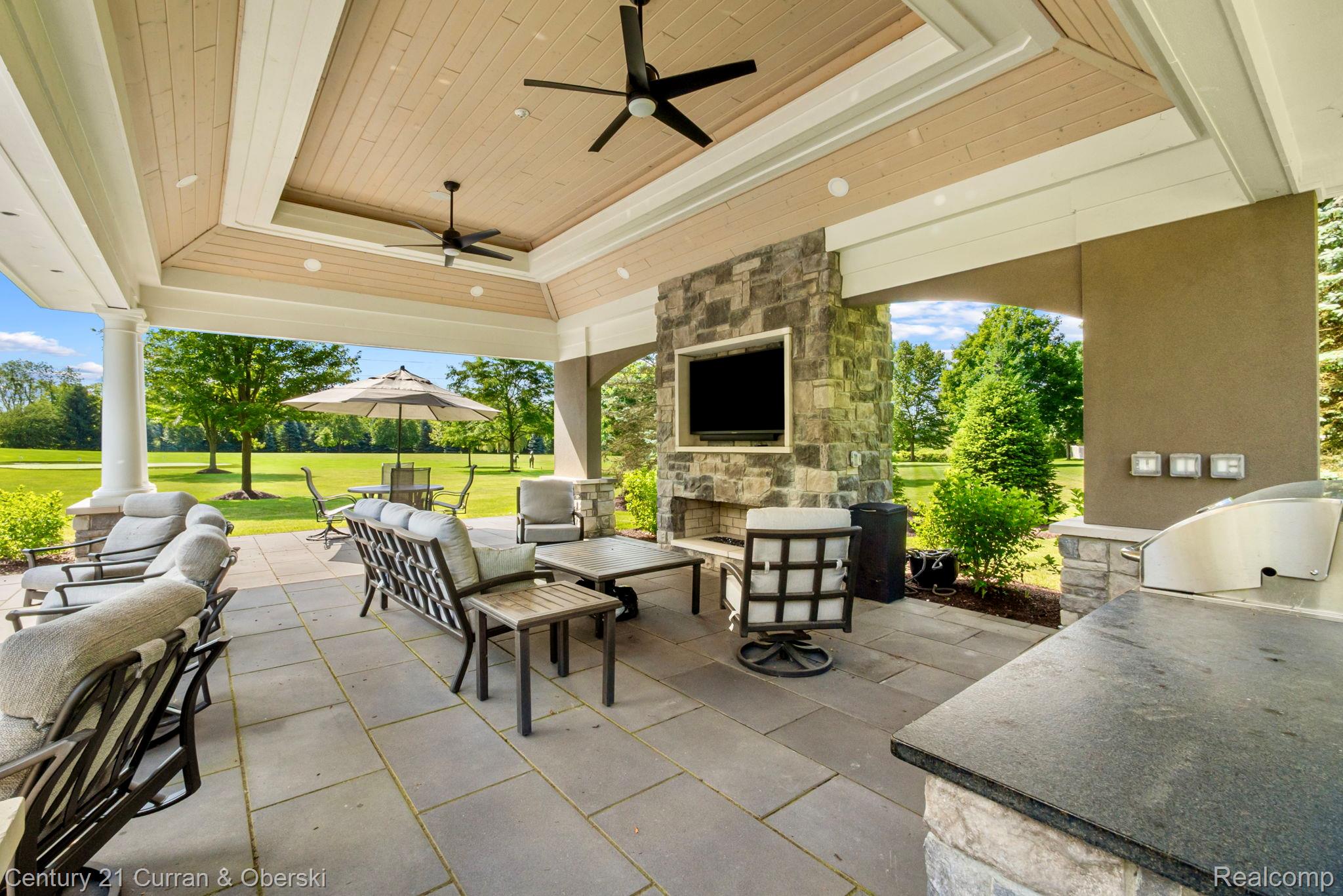 South Lyon, Michigan, 48178, United States, 6 Bedrooms Bedrooms, ,8 BathroomsBathrooms,Residential,For Sale,1976277