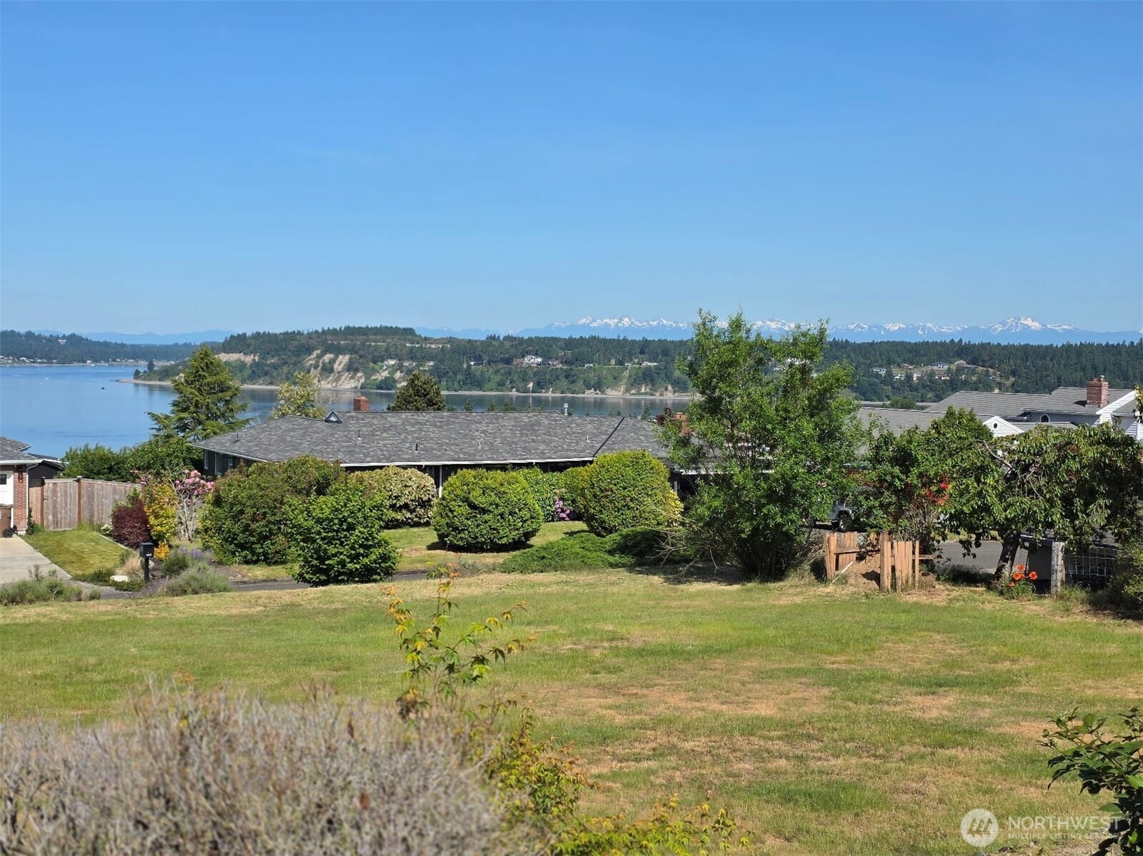 Tacoma, Washington, 98465, United States, 3 Bedrooms Bedrooms, ,2 BathroomsBathrooms,Residential,For Sale,1829131