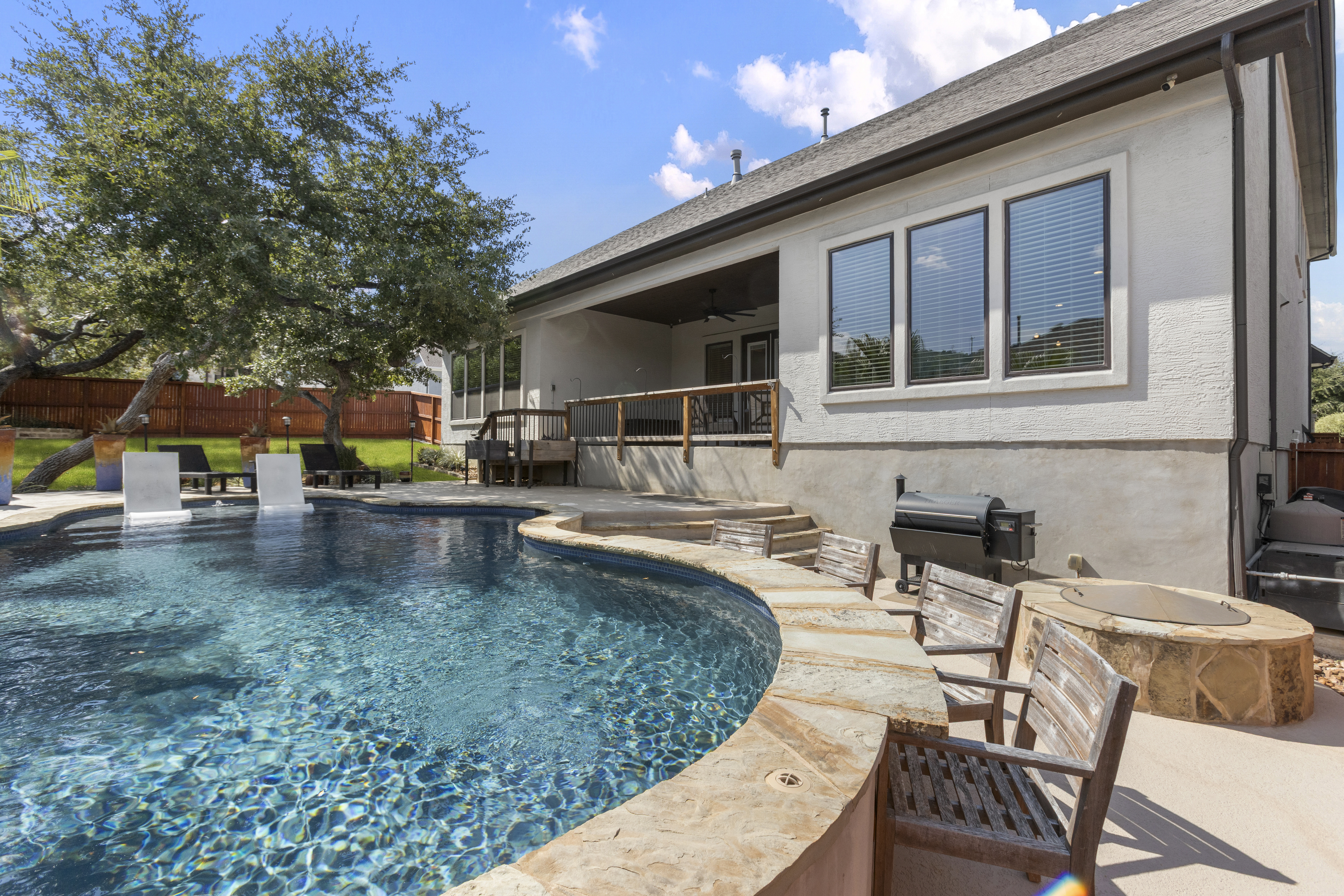  Refined Living, Resort-Style Backyard - 物件實景