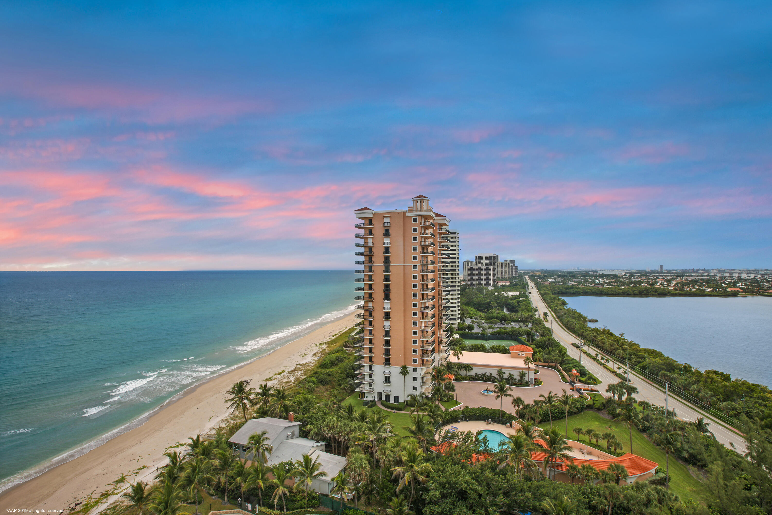  5150 N Ocean Drive PH 2001 - 物件實景