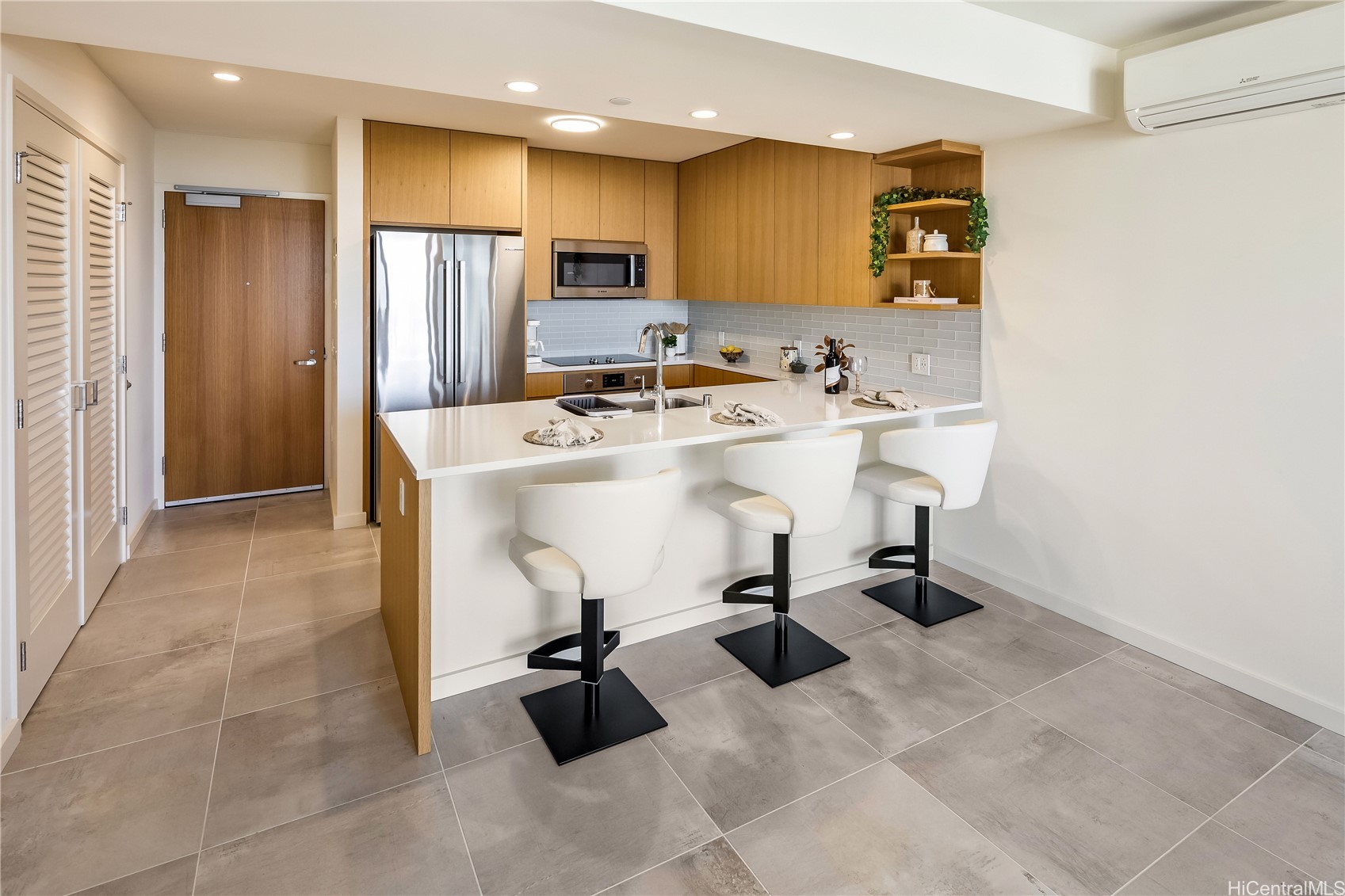 Honolulu, Hawaii, 96814, United States, 2 Bedrooms Bedrooms, ,2 BathroomsBathrooms,Residential,For Sale,1999613