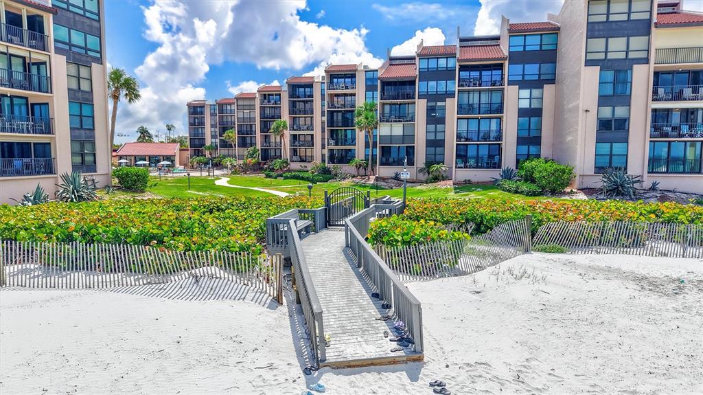 Sarasota, Florida, 34242, United States, 2 Bedrooms Bedrooms, ,2 BathroomsBathrooms,Residential,For Sale,1895415
