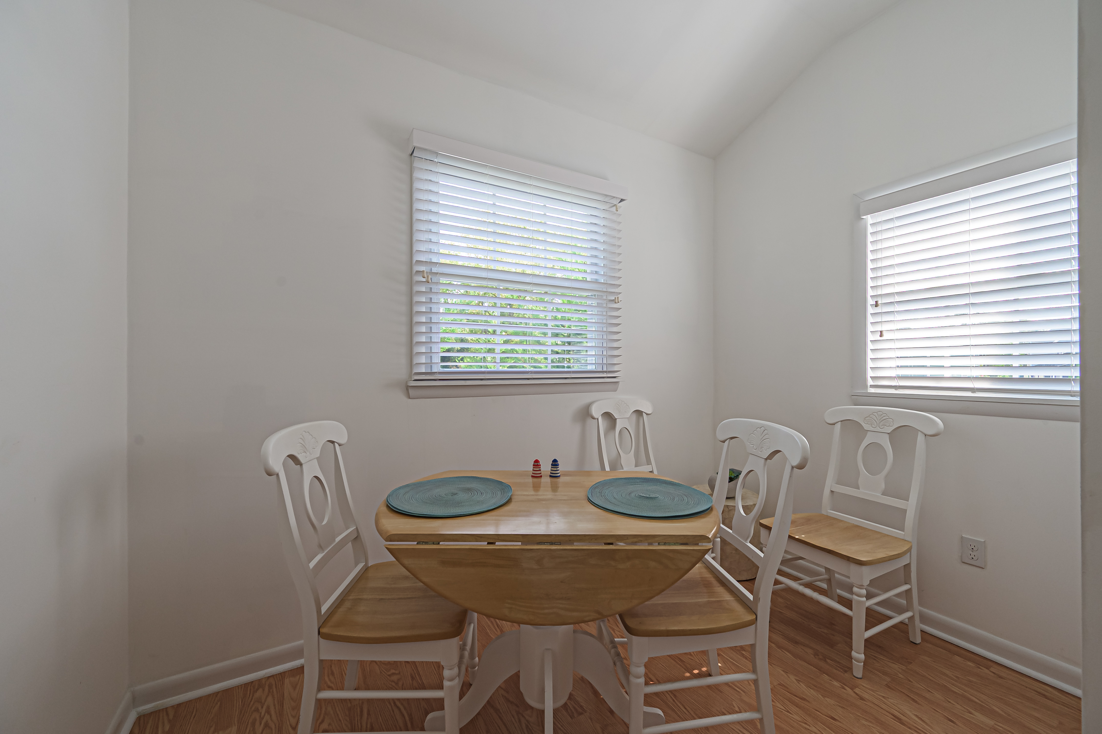 Somers Point, New Jersey, 08244, United States, 3 Bedrooms Bedrooms, ,2 BathroomsBathrooms,Residential,For Sale,1984026