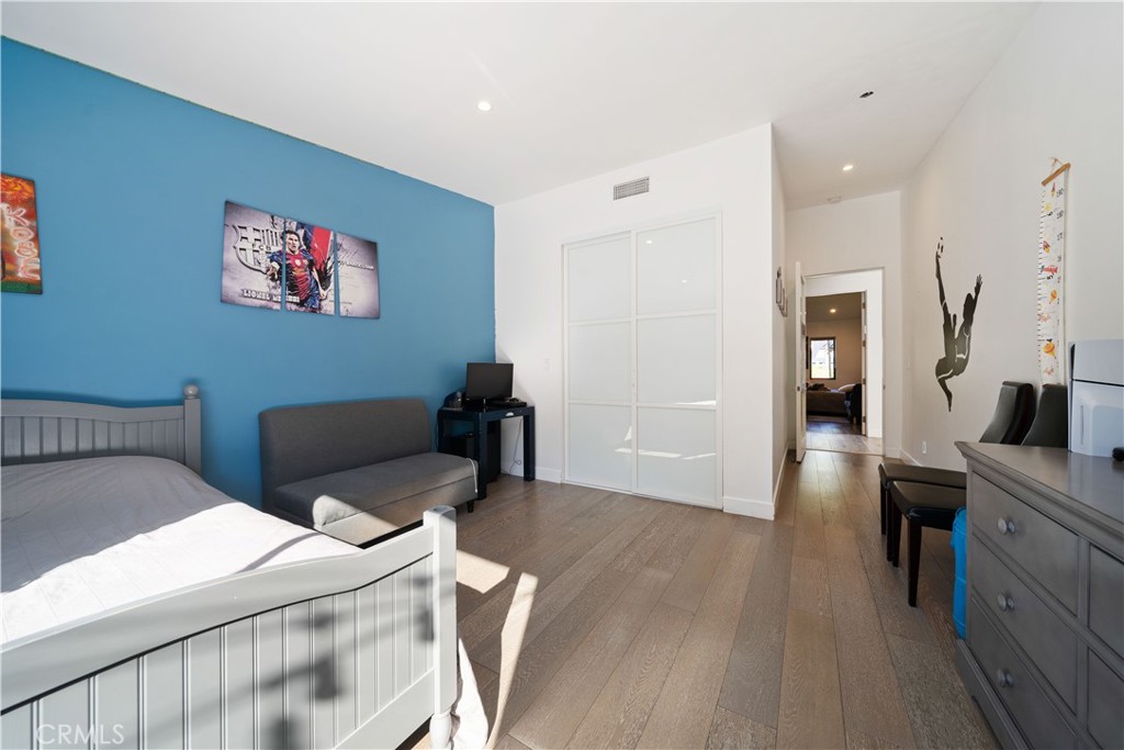 Woodland Hills, California, 91367, United States, 4 Bedrooms Bedrooms, ,2 BathroomsBathrooms,Residential,For Sale,2003177