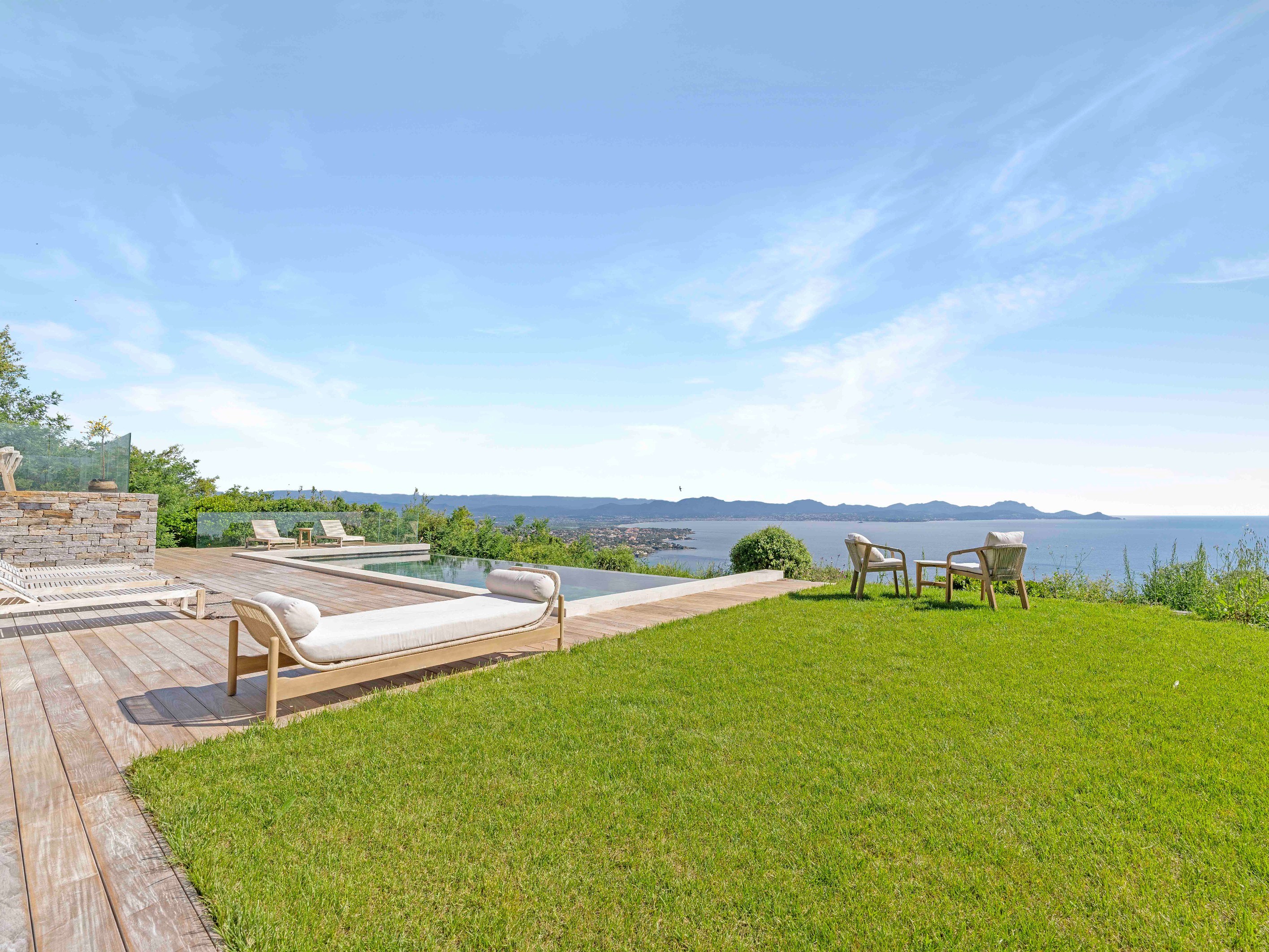  Luxury villa in Les Issambres with panoramic sea view and infinity pool - 物件實景