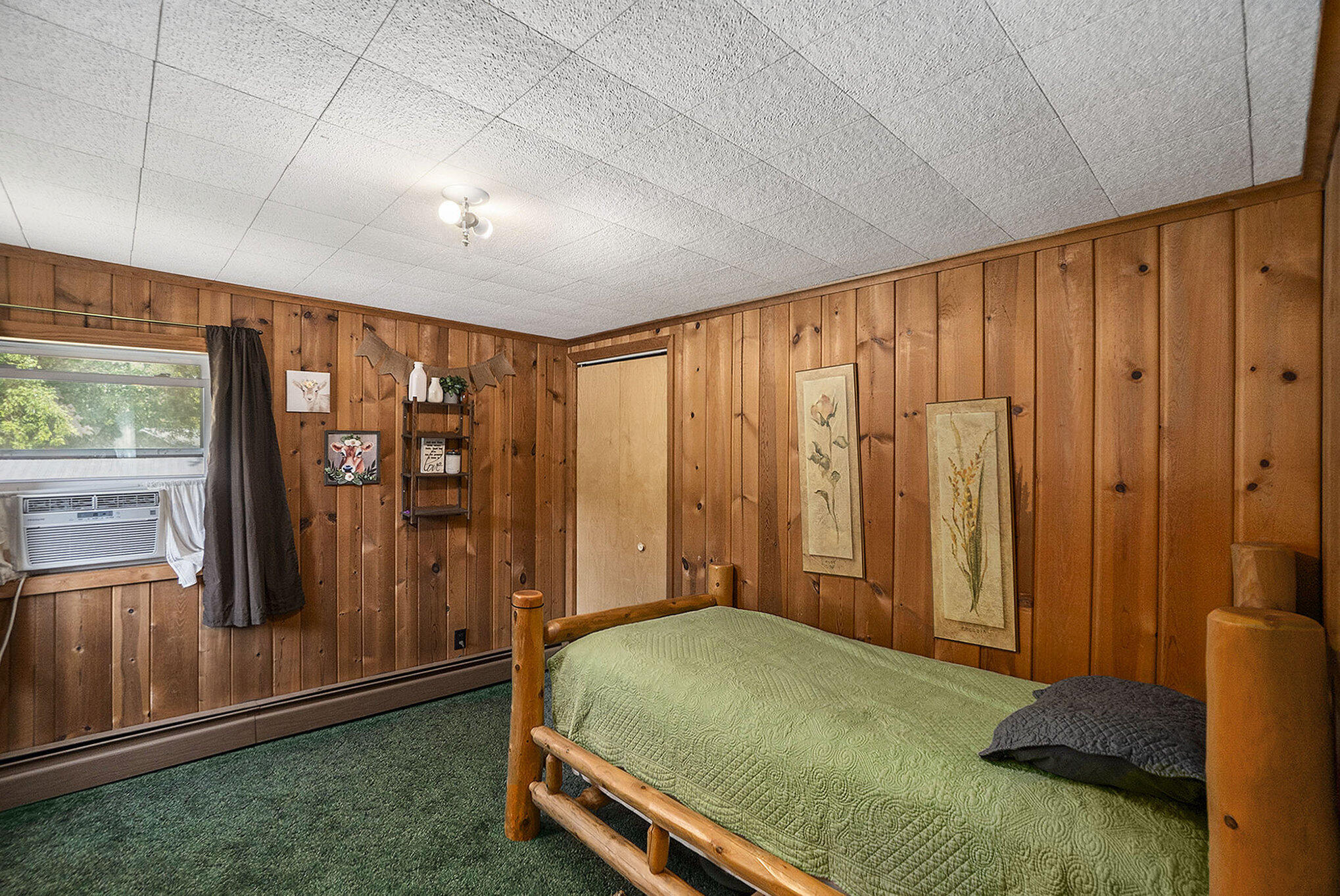 Newaygo, Michigan, 49337, United States, 5 Bedrooms Bedrooms, ,2 BathroomsBathrooms,Residential,For Sale,1982791