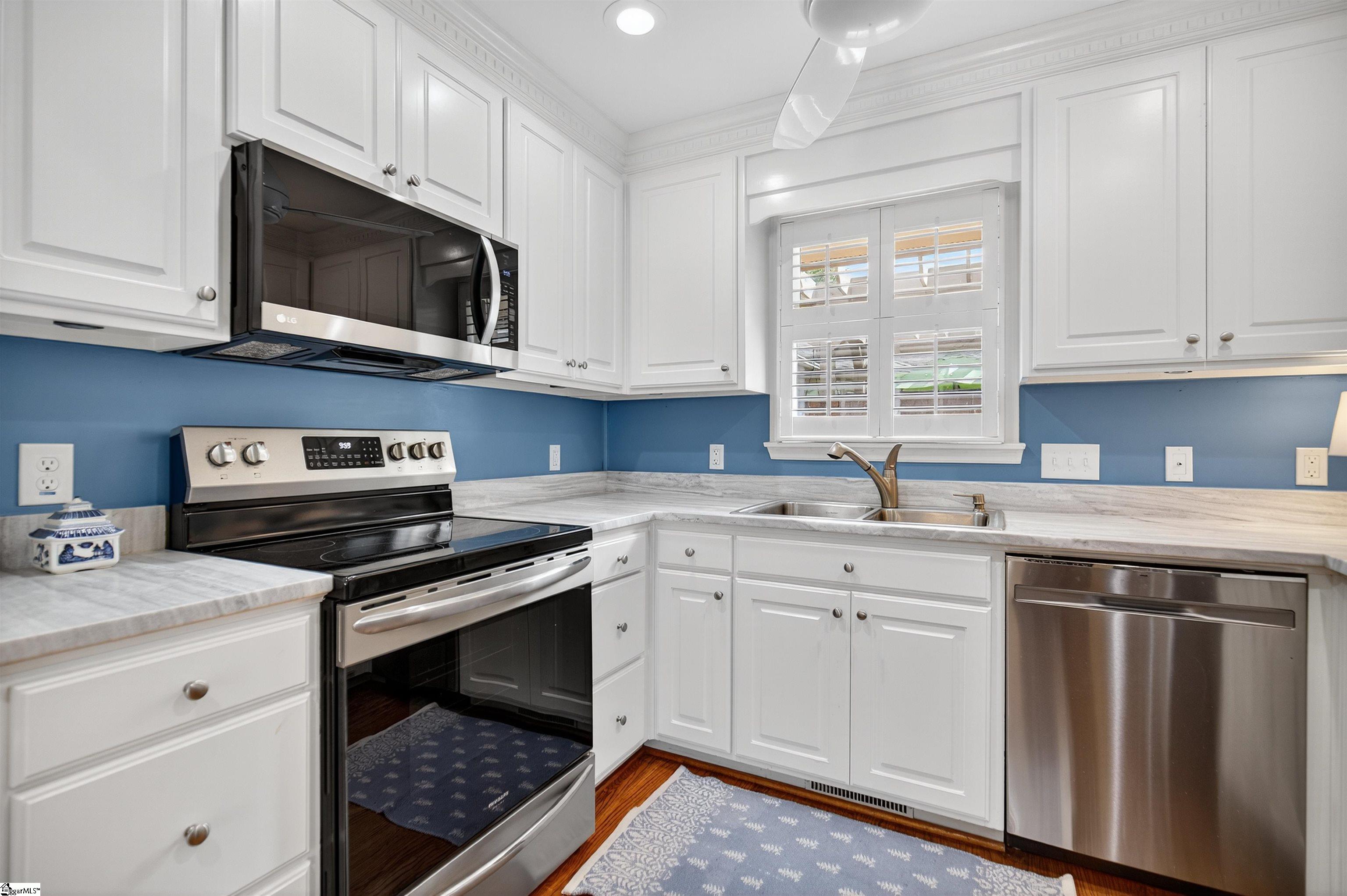Greenville, South Carolina, 29605, United States, 3 Bedrooms Bedrooms, ,2 BathroomsBathrooms,Residential,For Sale,1918628