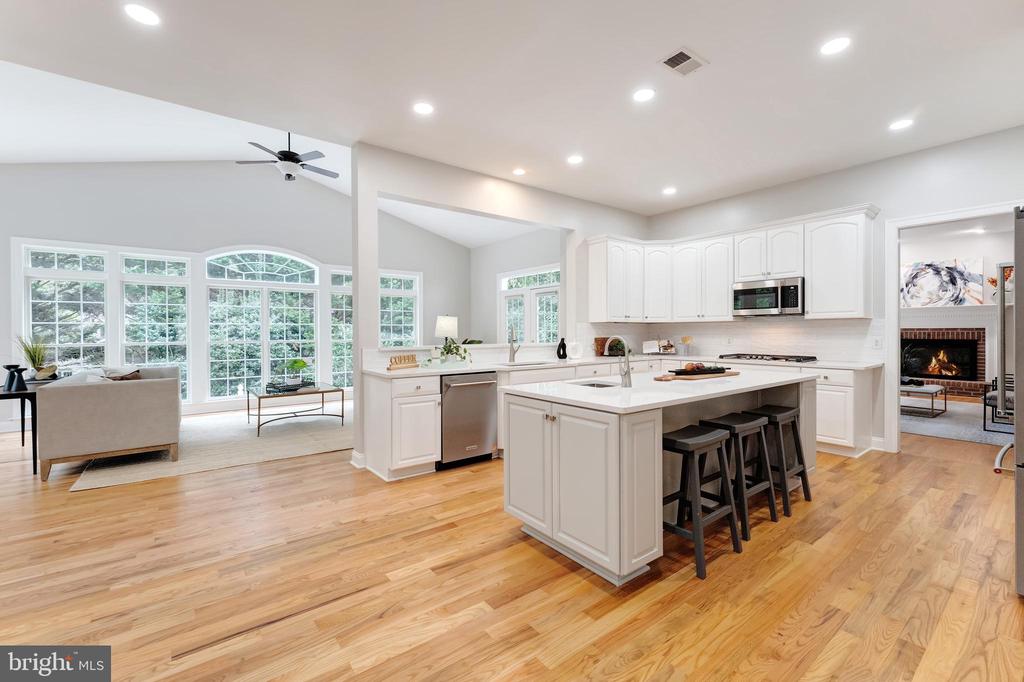 Fairfax, Virginia, 22033, United States, 6 Bedrooms Bedrooms, ,6 BathroomsBathrooms,Residential,For Sale,1973786