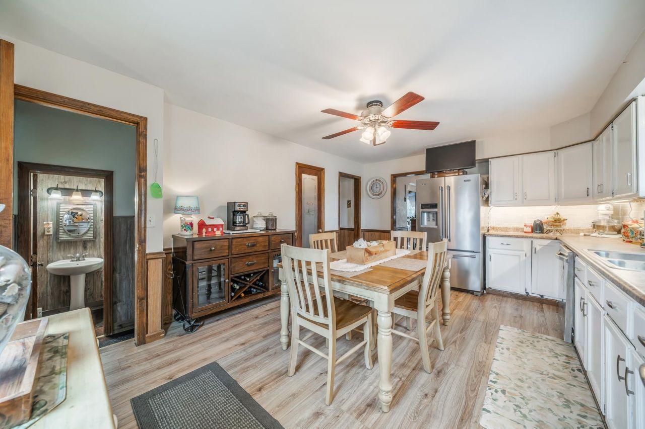 HORTONVILLE, Wisconsin, 54944, United States, 3 Bedrooms Bedrooms, ,2 BathroomsBathrooms,Residential,For Sale,1827520