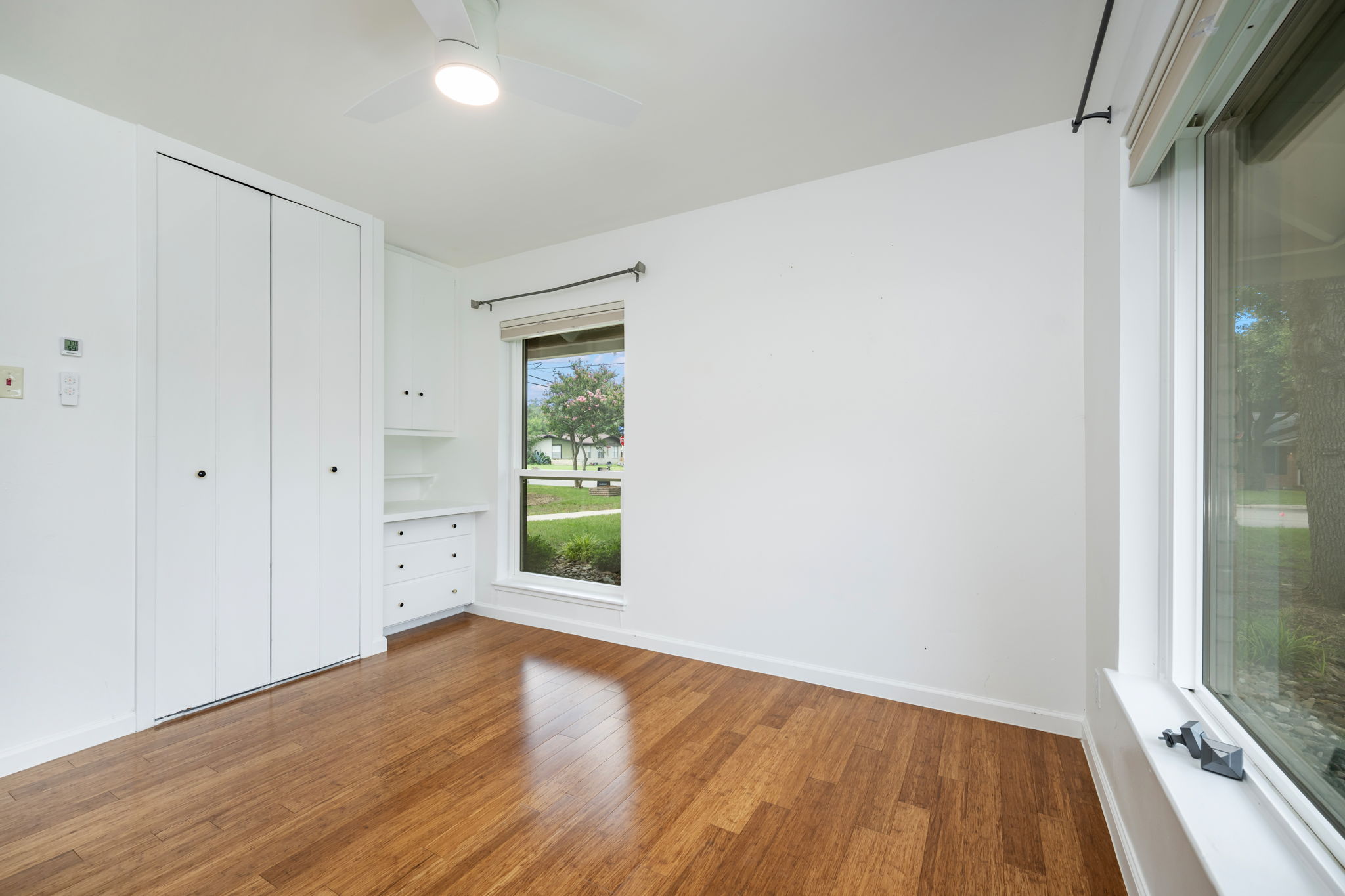  Refined Mid-Century Modern with Casita in Alamo Heights ISD - 物件實景