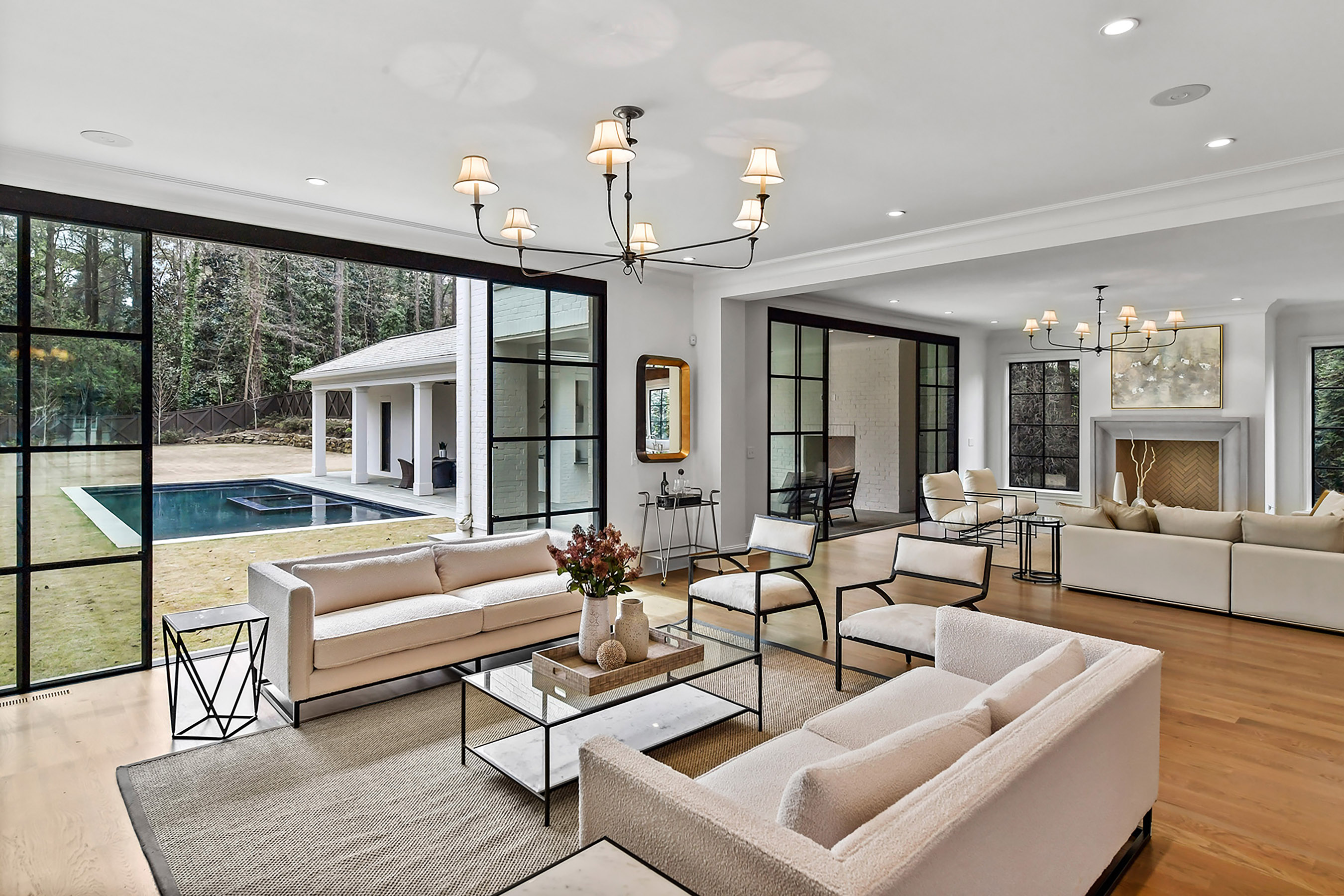  Exquisite Estate Home Moments from Chastain Park - 物件實景