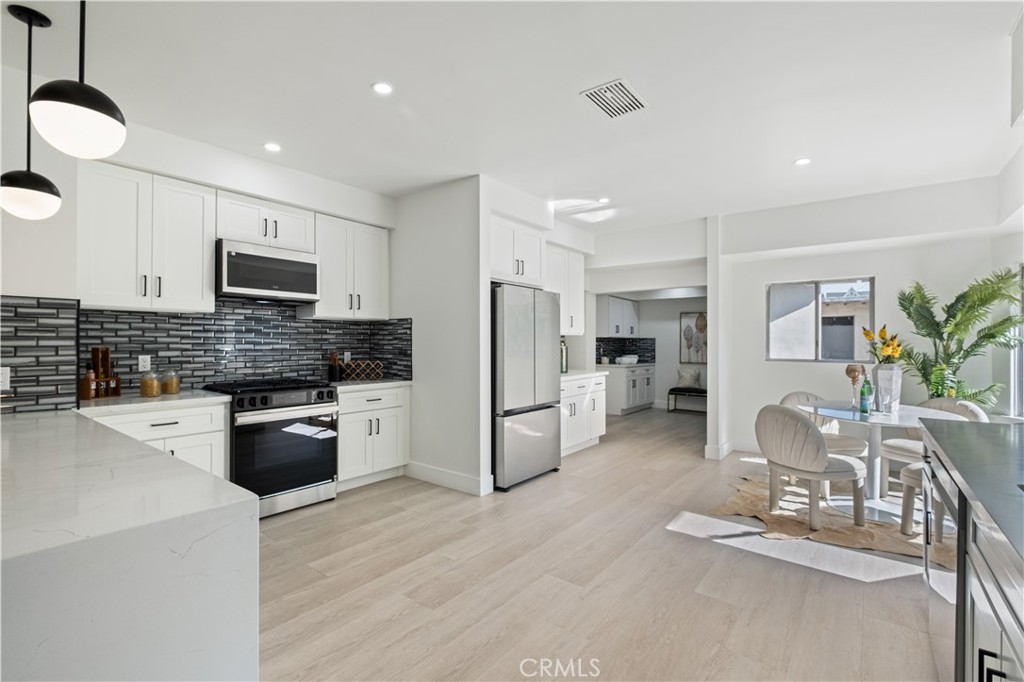 Los Angeles, California, 90018, United States, 6 Bedrooms Bedrooms, ,1 BathroomBathrooms,Residential,For Sale,2001220