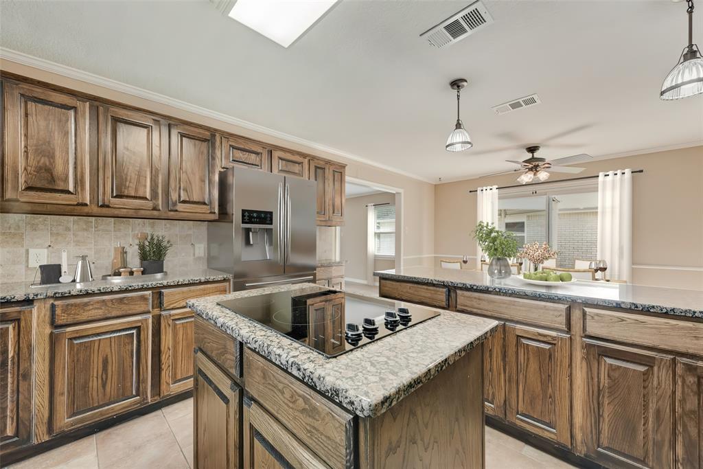 Kaufman, Texas, 75142, United States, 5 Bedrooms Bedrooms, ,3 BathroomsBathrooms,Residential,For Sale,1901680