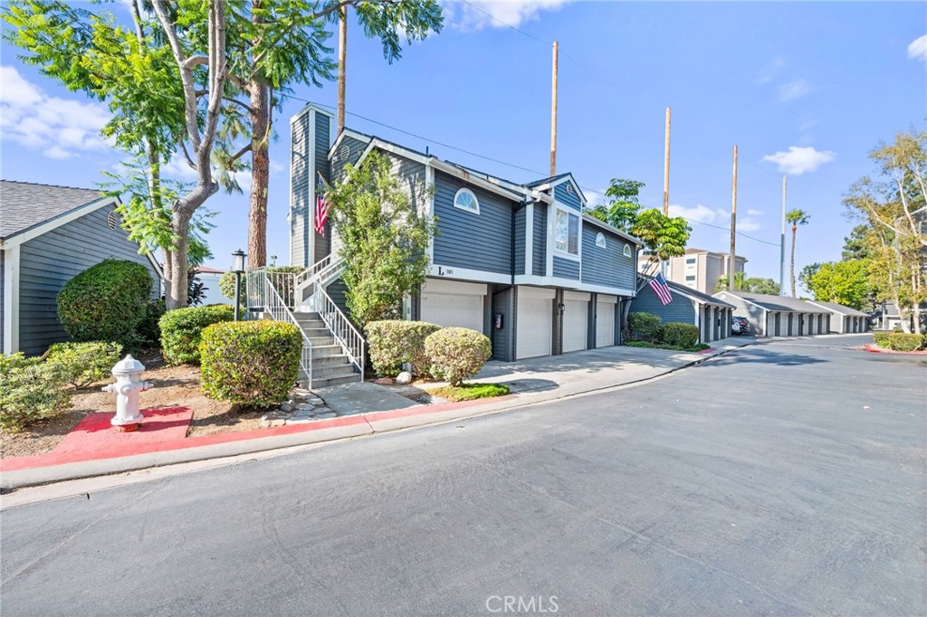 Costa Mesa, California, 92626, United States, 2 Bedrooms Bedrooms, ,2 BathroomsBathrooms,Residential,For Sale,1928708
