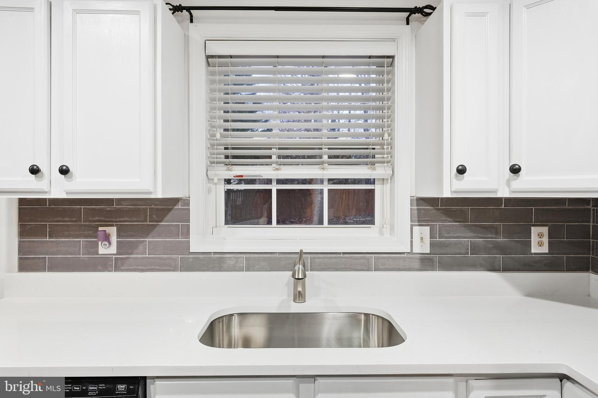 Rapidan, Virginia, 22733, United States, 3 Bedrooms Bedrooms, ,4 BathroomsBathrooms,Residential,For Sale,2010393