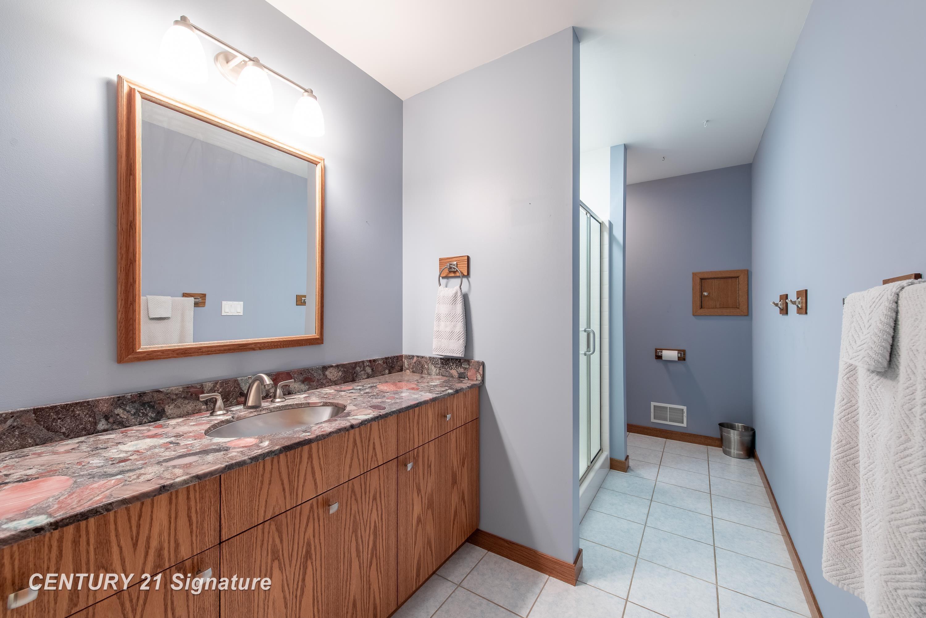 Midland, Michigan, 48642, United States, 4 Bedrooms Bedrooms, ,5 BathroomsBathrooms,Residential,For Sale,1979338