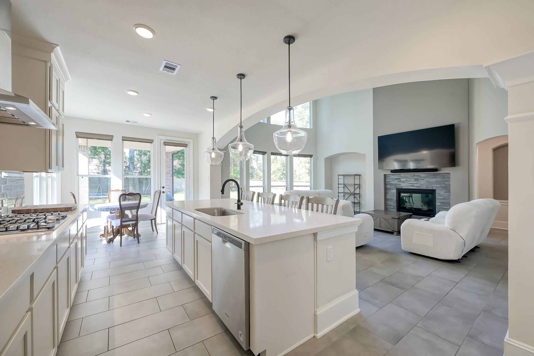 Conroe, Texas, 77318, United States, 5 Bedrooms Bedrooms, ,5 BathroomsBathrooms,Residential,For Sale,1977053