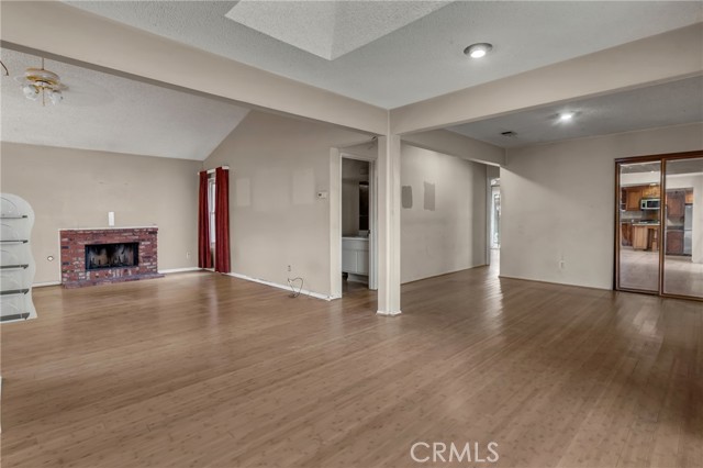 Canyon Country, California, 91387, United States, 2 Bedrooms Bedrooms, ,2 BathroomsBathrooms,Residential,For Sale,1979906