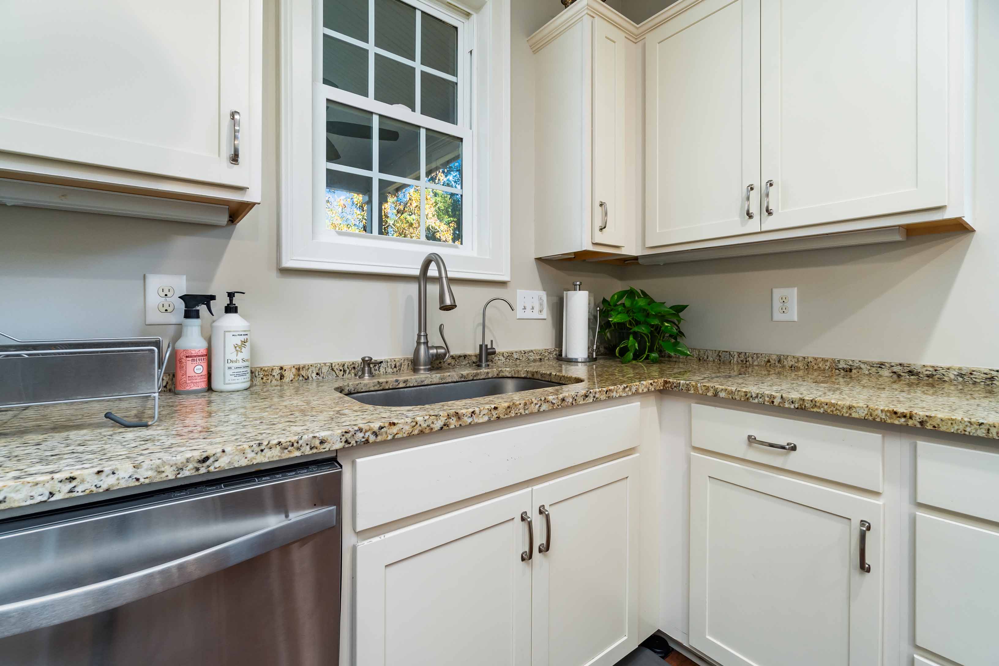 Oriental, North Carolina, 28571, United States, 3 Bedrooms Bedrooms, ,3 BathroomsBathrooms,Residential,For Sale,1981192