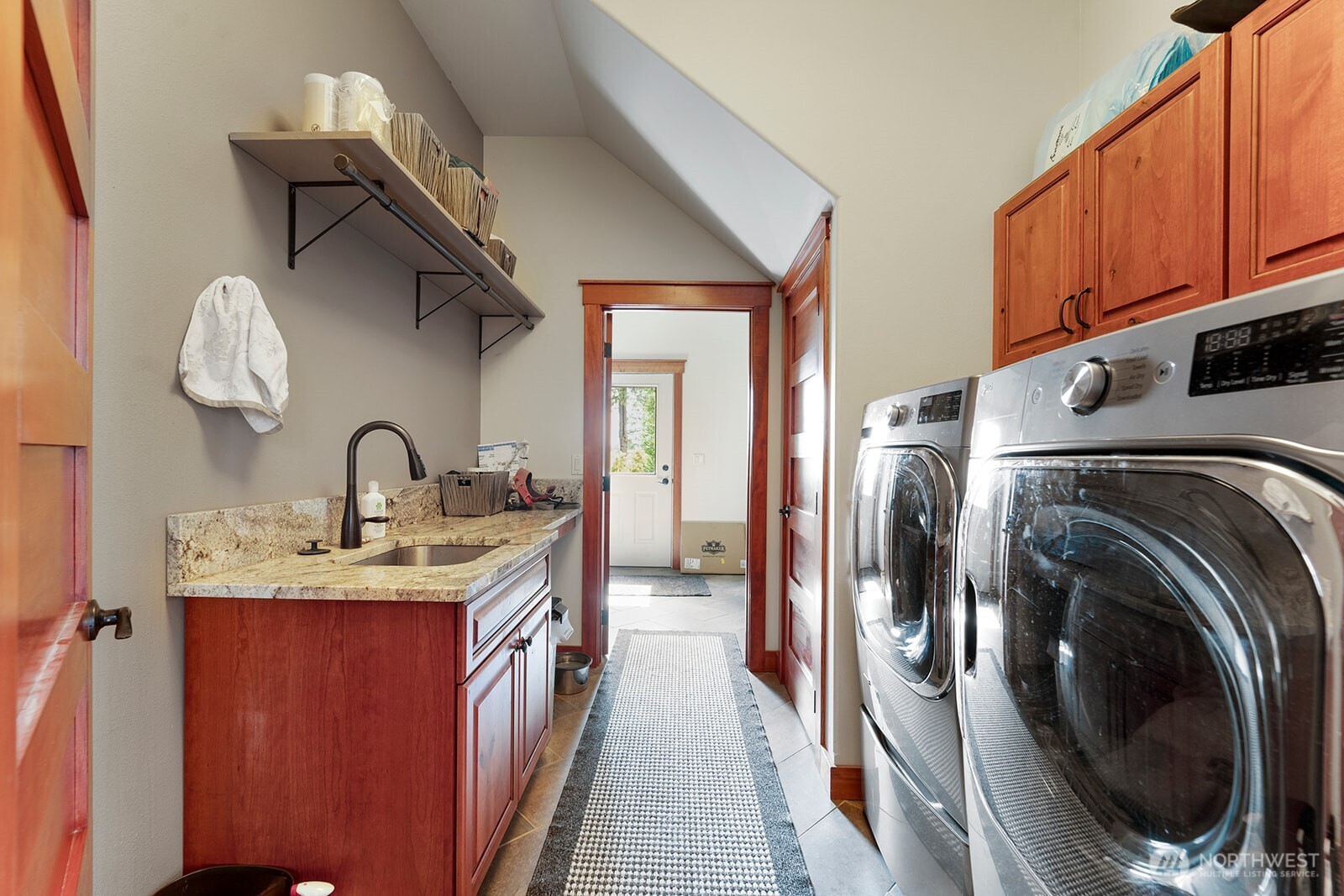 Spokane, Washington, 99208, United States, 5 Bedrooms Bedrooms, ,4 BathroomsBathrooms,Residential,For Sale,1975887