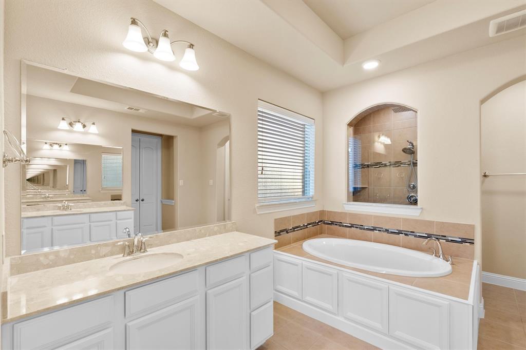 Wylie, Texas, 75098, United States, 5 Bedrooms Bedrooms, ,4 BathroomsBathrooms,Residential,For Sale,1950994