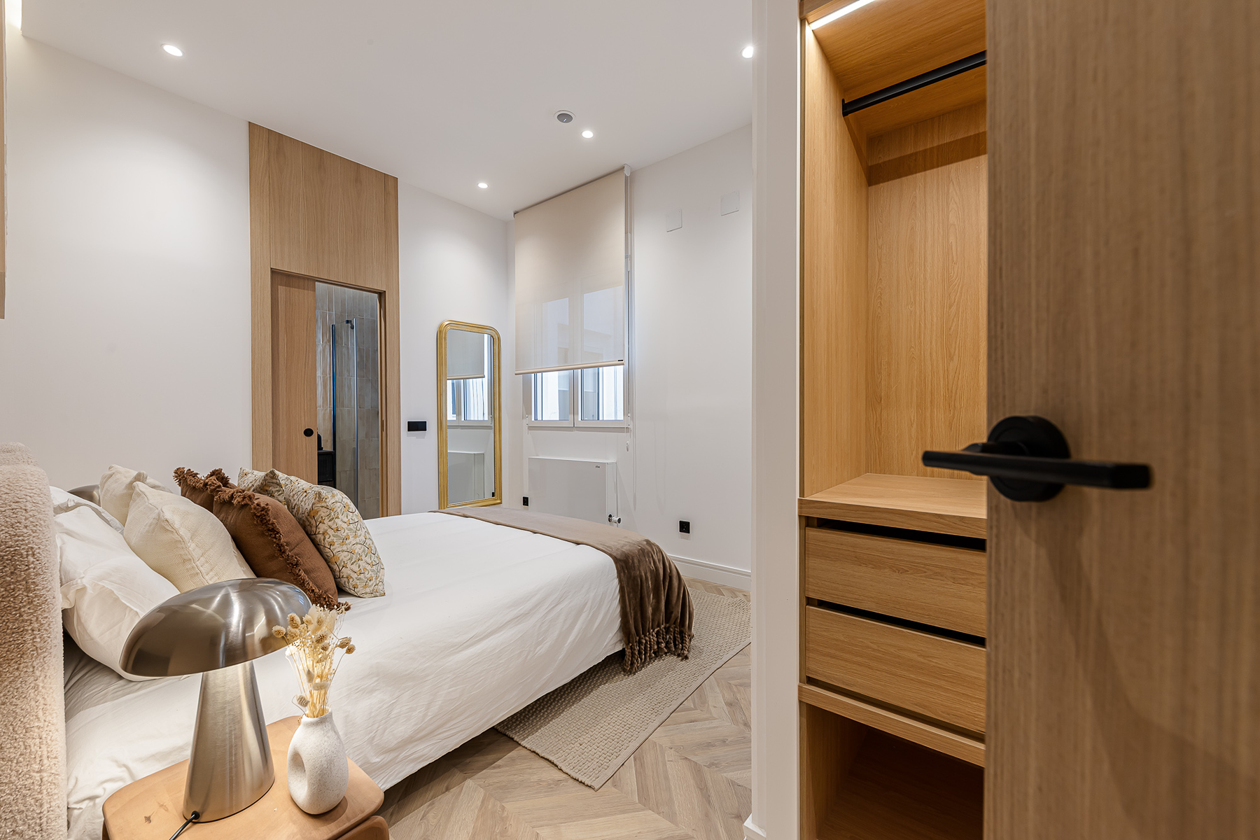  3-bedroom flat with 2 exterior balconies and parking in Justicia, Madrid - 物件實景