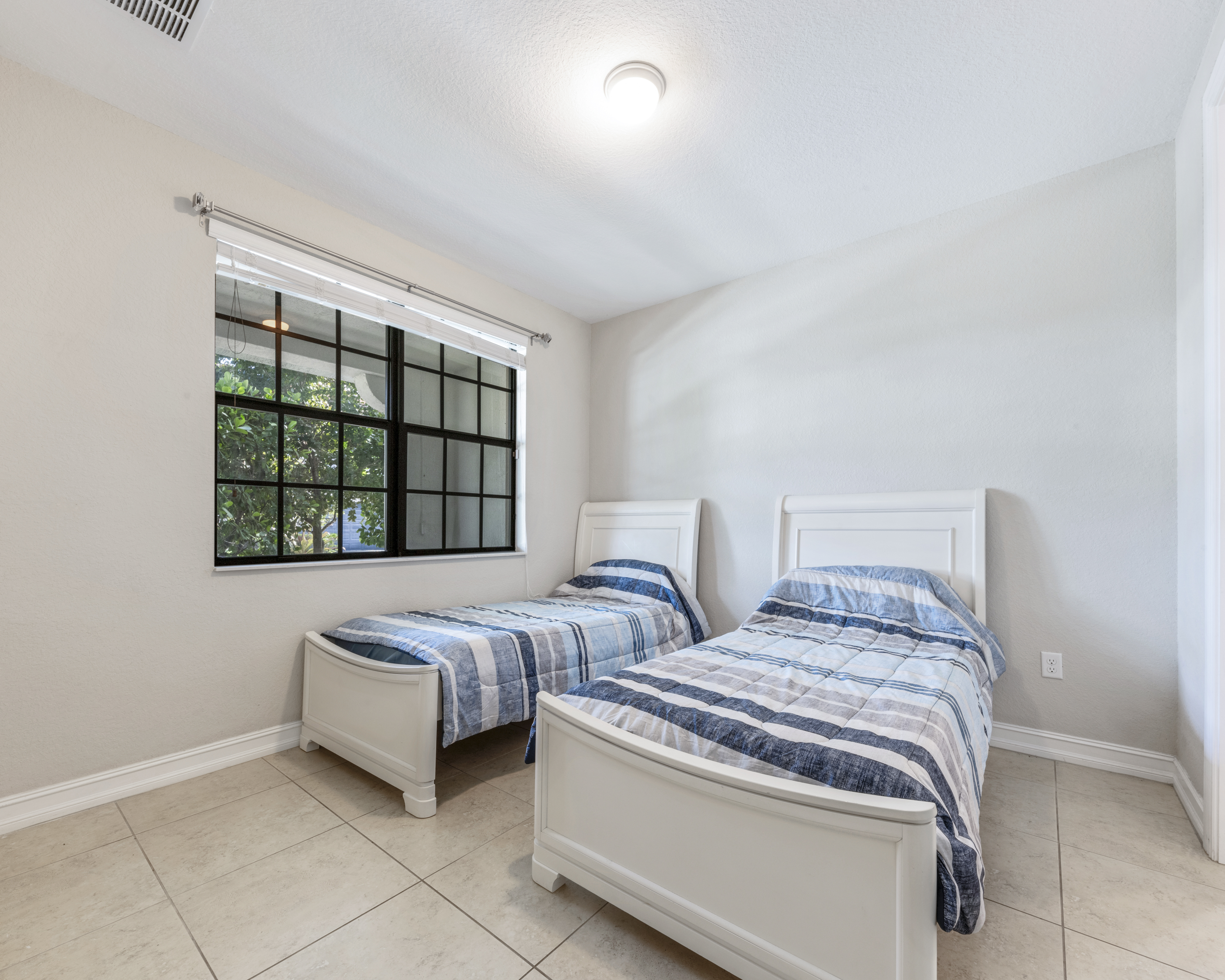  11348 SW 14th St, Pembroke Pines, FL, 33025 - 物件實景