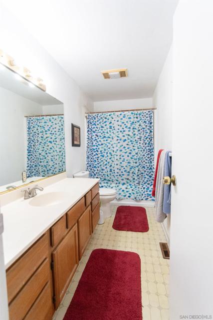 Spring Valley, California, 91977, United States, 4 Bedrooms Bedrooms, ,3 BathroomsBathrooms,Residential,For Sale,2009098