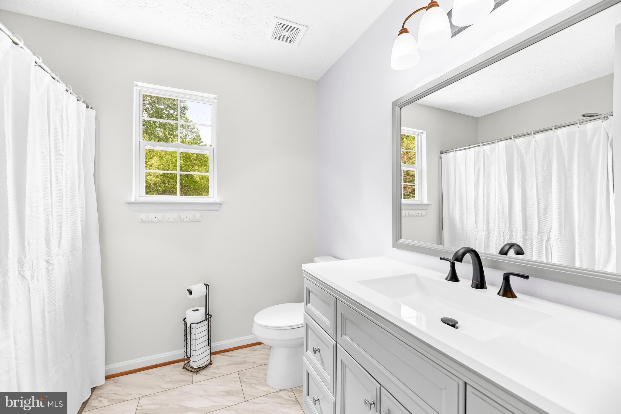 La Plata, Maryland, 20646, United States, 4 Bedrooms Bedrooms, ,4 BathroomsBathrooms,Residential,For Sale,1943631