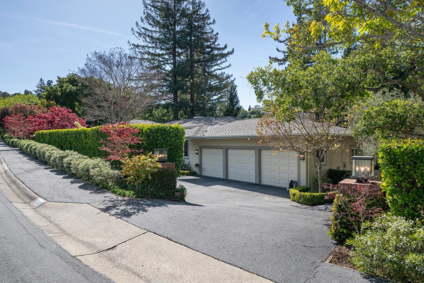 Hillsborough, California, 94010, United States, 4 Bedrooms Bedrooms, ,6 BathroomsBathrooms,Residential,For Sale,1941061