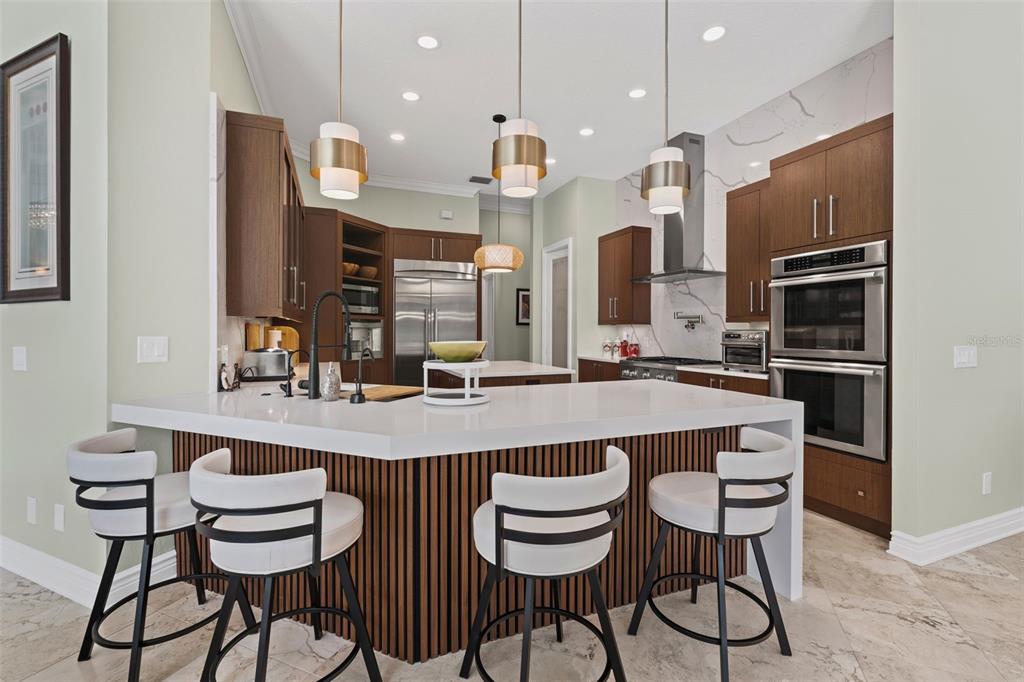 Bradenton, Florida, 34202, United States, 5 Bedrooms Bedrooms, ,5 BathroomsBathrooms,Residential,For Sale,1873833