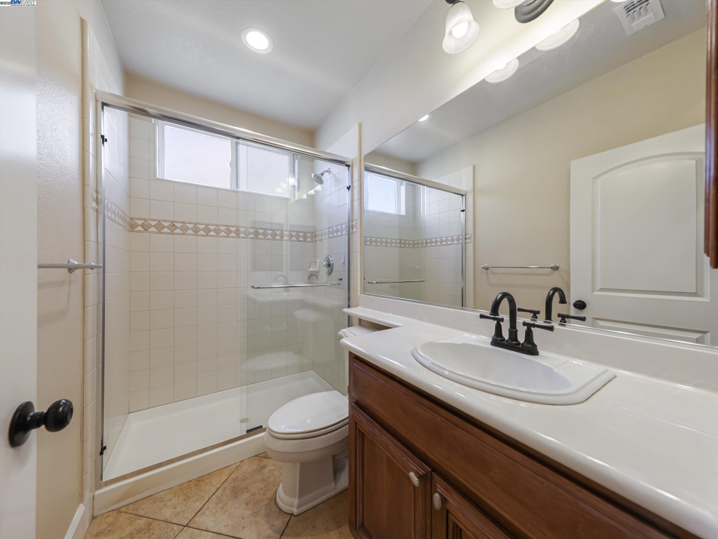 Vallejo, California, 94591, United States, 5 Bedrooms Bedrooms, ,5 BathroomsBathrooms,Residential,For Sale,2002289