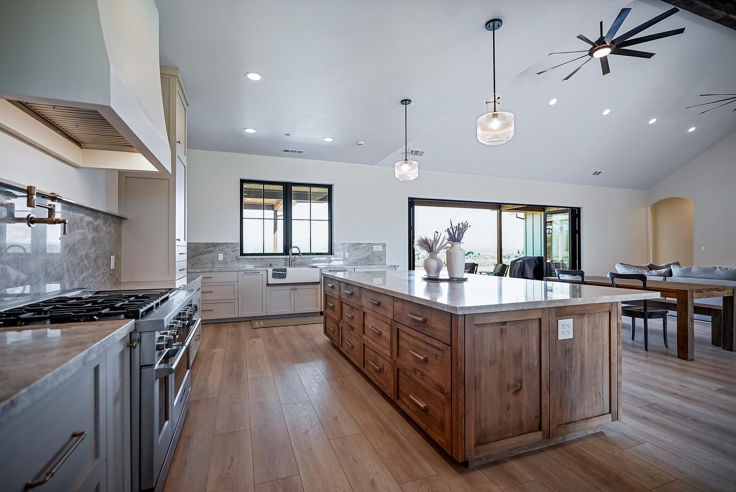 Burson, California, 95225, United States, 4 Bedrooms Bedrooms, ,4 BathroomsBathrooms,Residential,For Sale,2040271