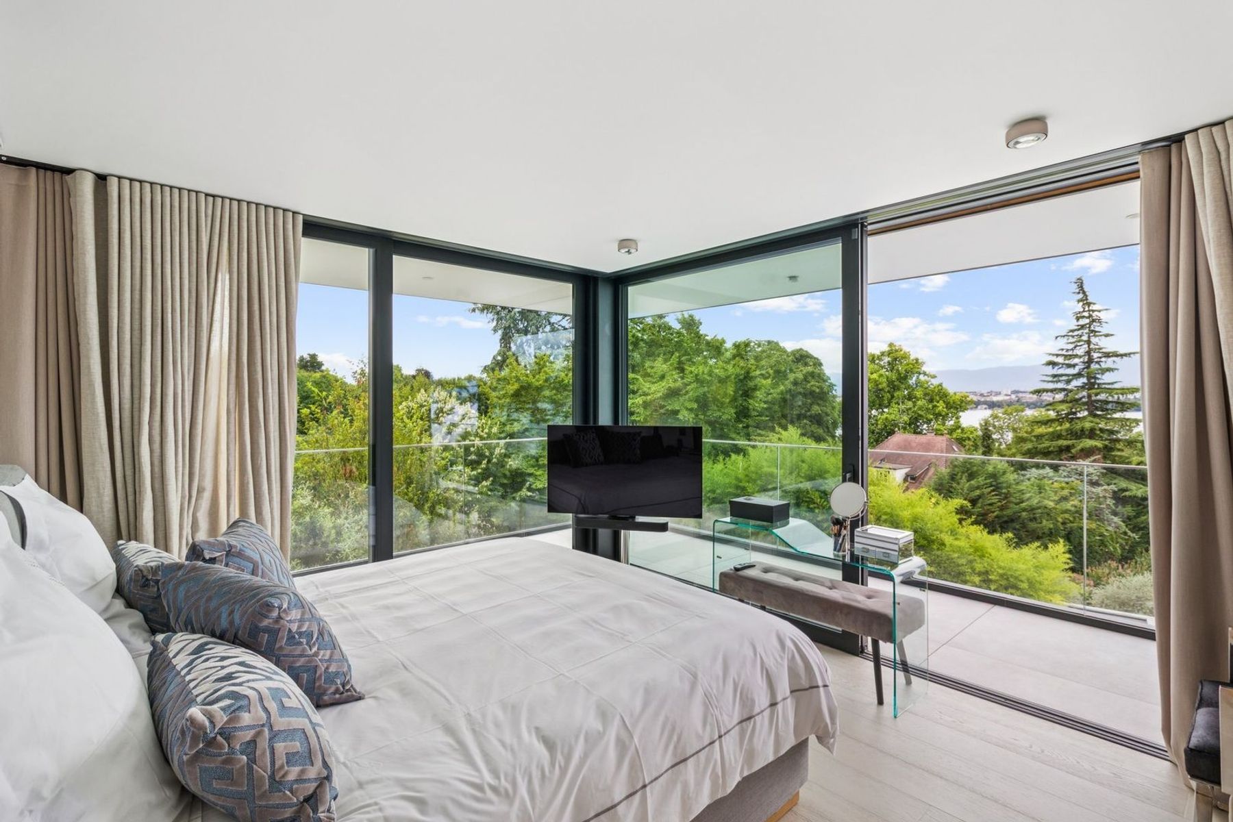  Splendid modern house with lake view - 物件實景