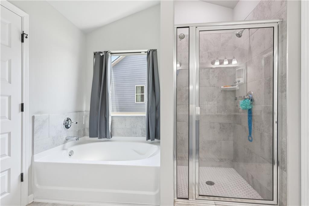 Mcdonough, Georgia, 30252, United States, 5 Bedrooms Bedrooms, ,3 BathroomsBathrooms,Residential,For Sale,1923116