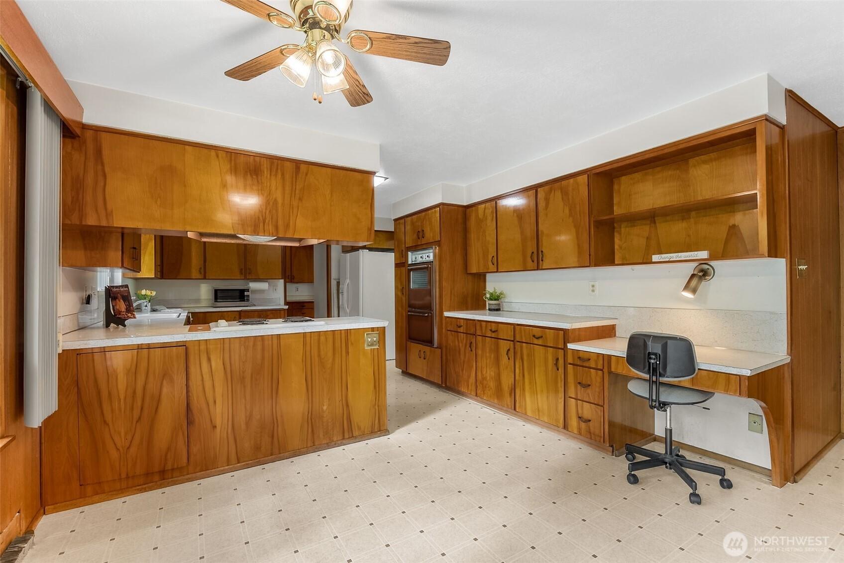 TACOMA, Washington, 98443, United States, 4 Bedrooms Bedrooms, ,3 BathroomsBathrooms,Residential,For Sale,1896165