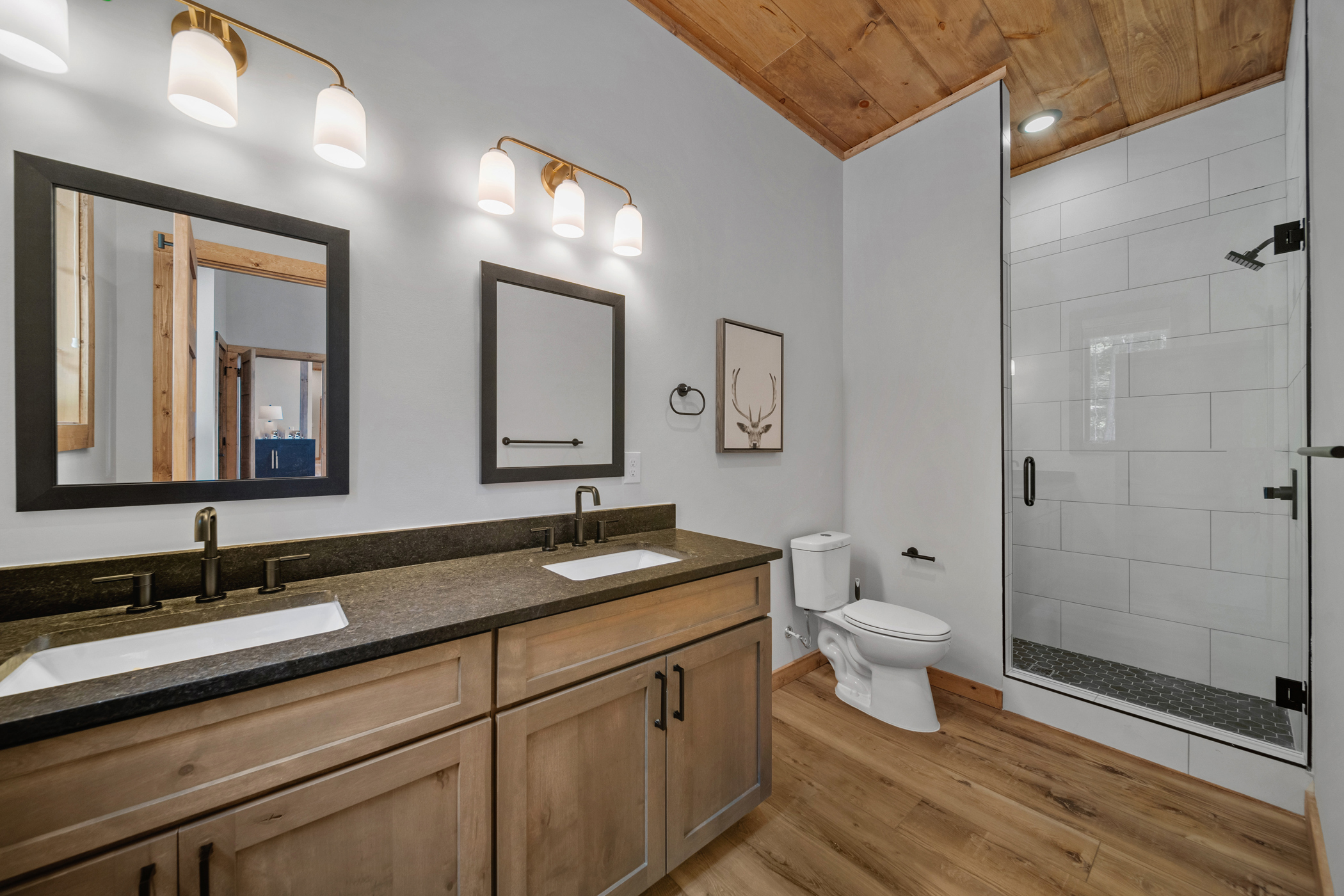 Sevierville, Tennessee, 37862, United States, 5 Bedrooms Bedrooms, ,6 BathroomsBathrooms,Residential,For Sale,1914652