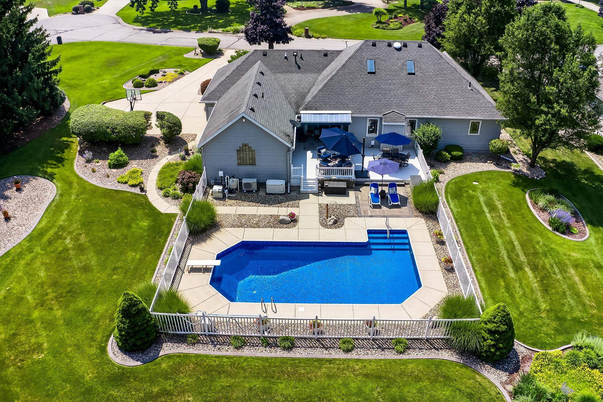 Elkhart, Indiana, 46514, United States, 3 Bedrooms Bedrooms, ,3 BathroomsBathrooms,Residential,For Sale,1919905