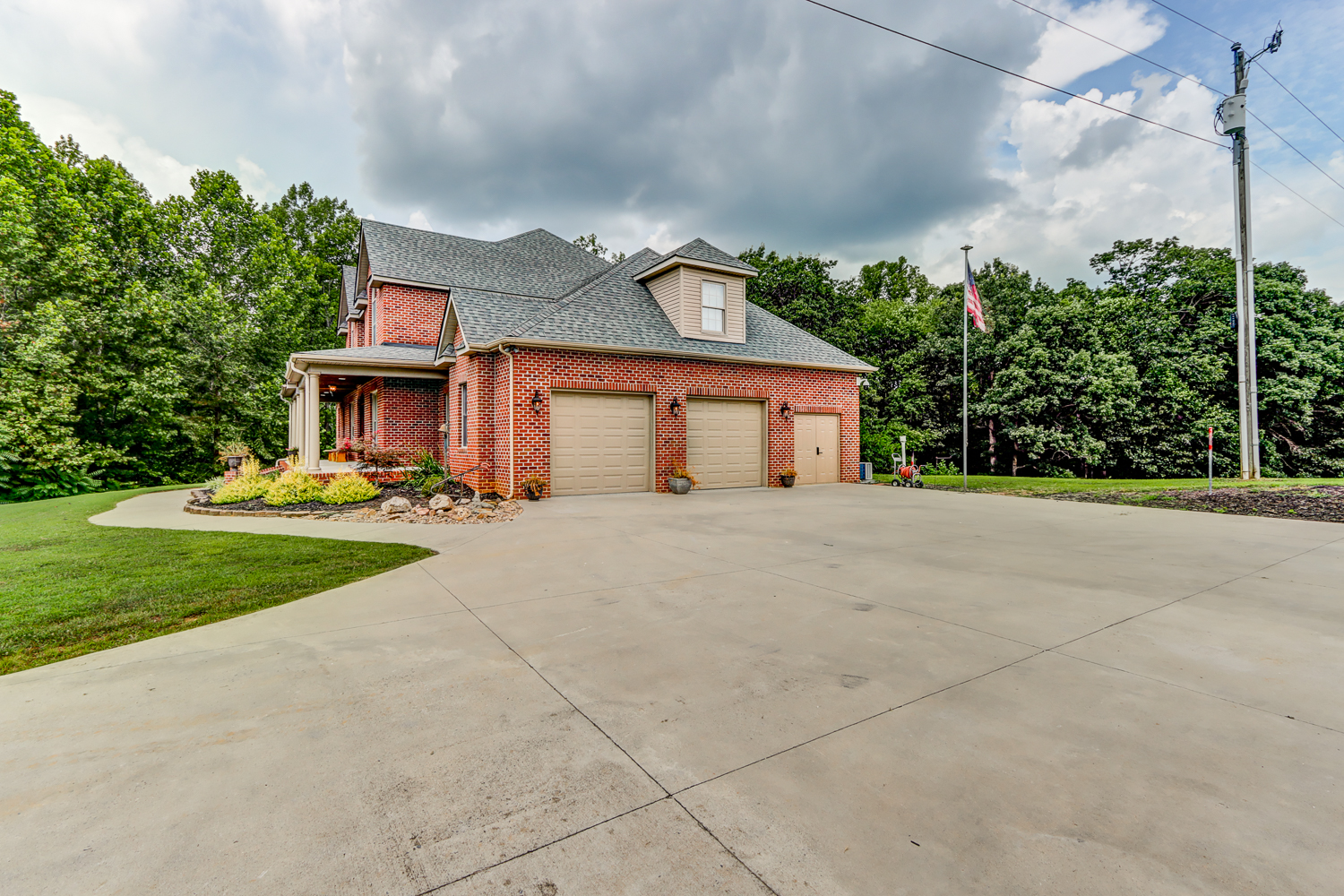 Appomattox, Virginia, 24522, United States, 4 Bedrooms Bedrooms, ,Residential,For Sale,1905819