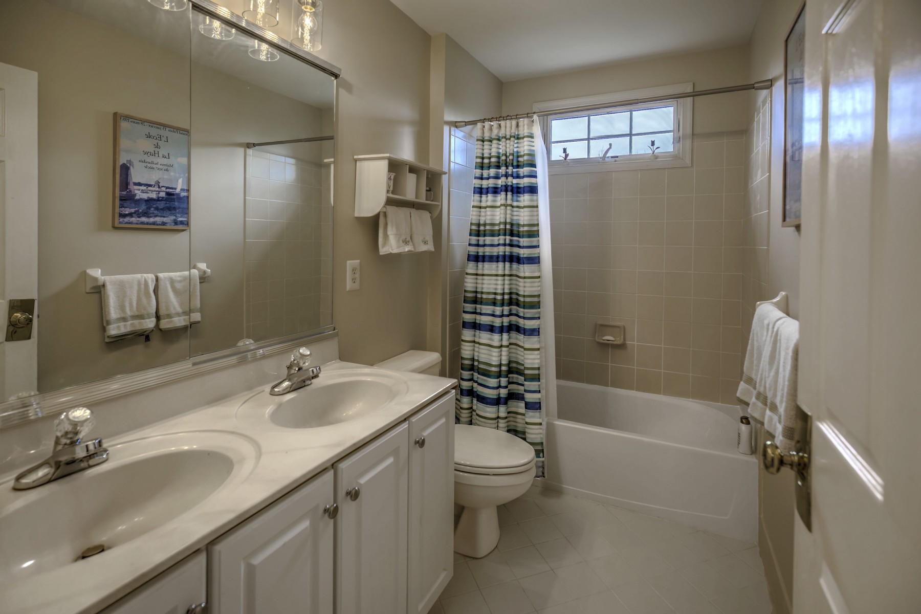  Thoughtfully Designed Living Space Balances Luxury and Everyday Functionality - 物件實景