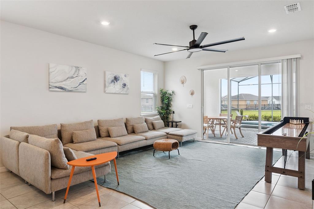 Davenport, Florida, 33897, United States, 7 Bedrooms Bedrooms, ,6 BathroomsBathrooms,Residential,For Sale,1962929