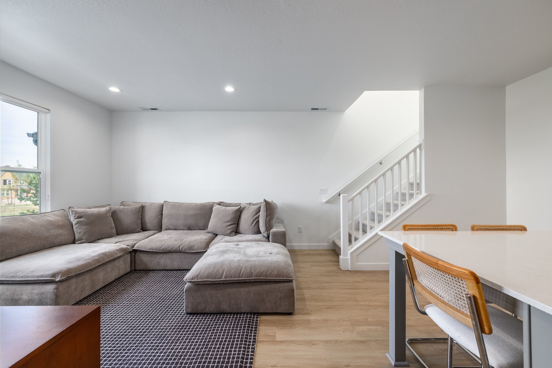  Tudor 3-Story Townhome in Upper Daybreak - 物件實景