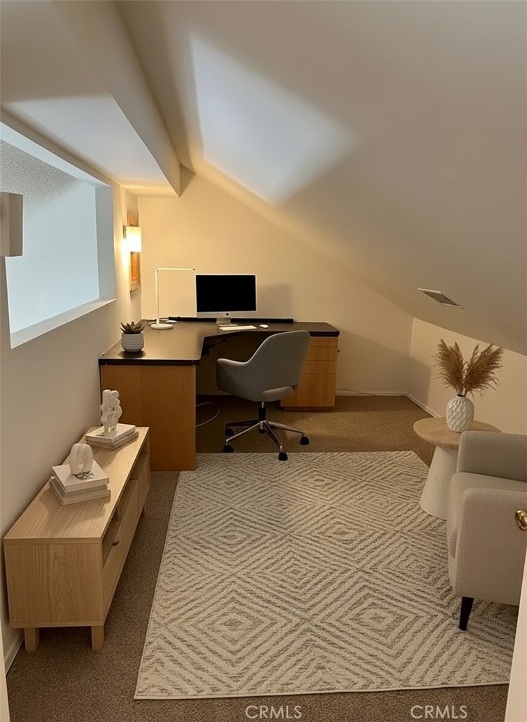 Canoga Park, California, 91303, United States, 2 Bedrooms Bedrooms, ,1 BathroomBathrooms,Residential,For Sale,1995813